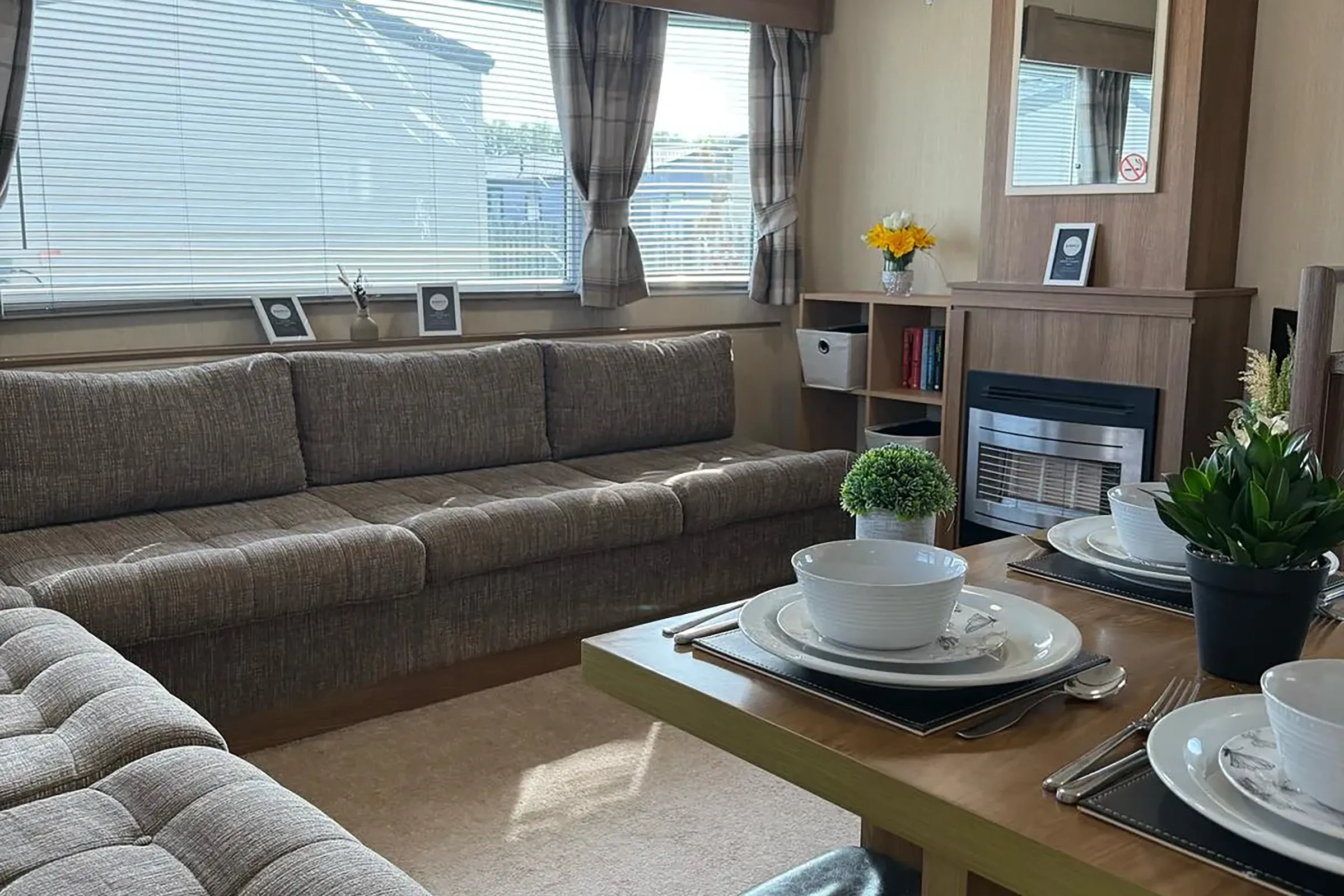 2017 ABI Summerbreeze Lounge Seating Area