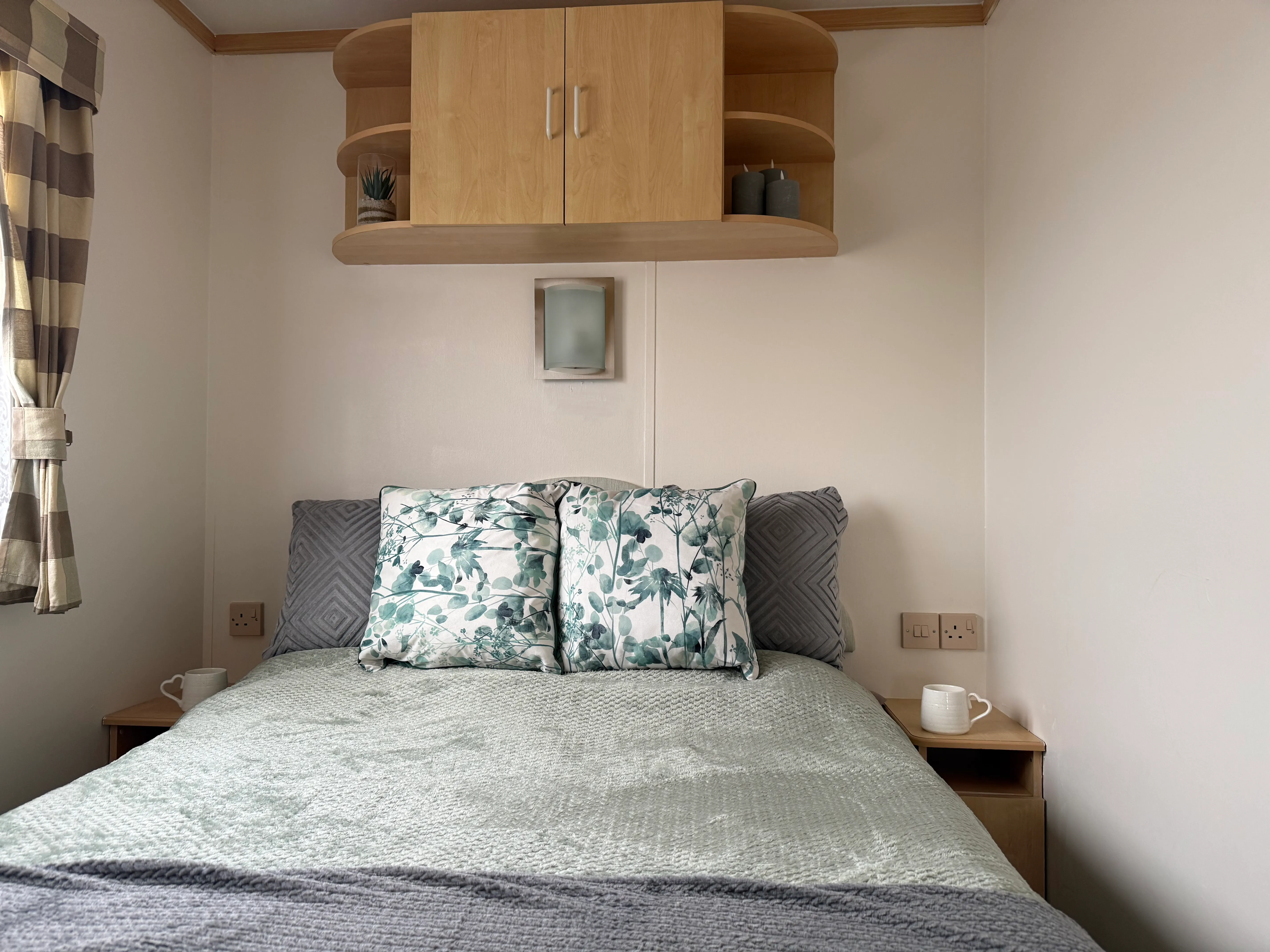 Carnaby Belvedere - U590 - 2004 - 32 x12 3 Bed Master Bedroom