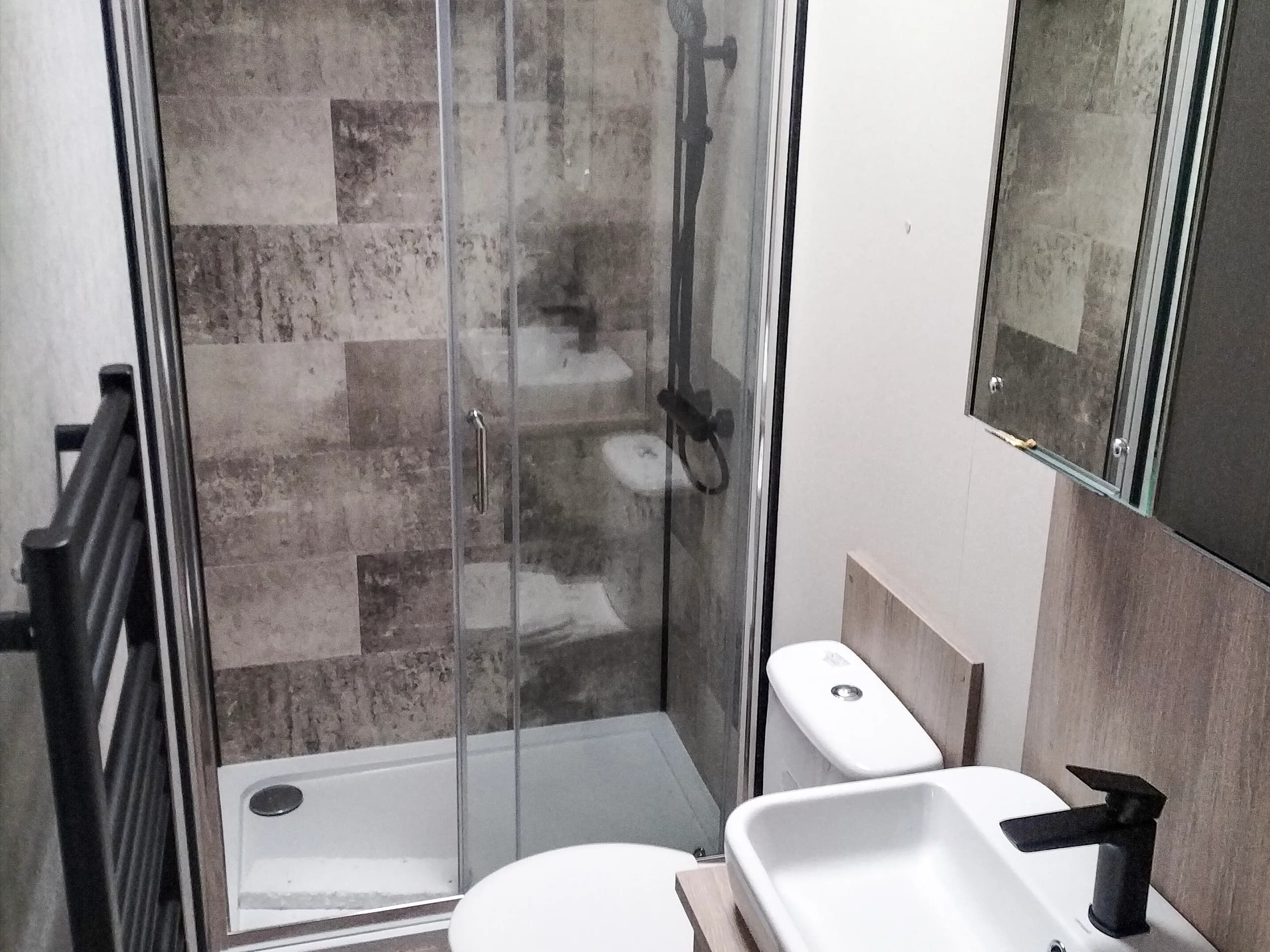 Luxury en-suite shower room in the 2023 Victory Lakewood Lodge