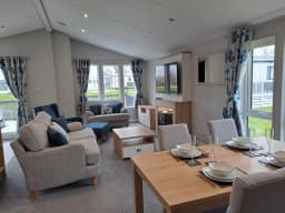 helsey farm platinum lodge