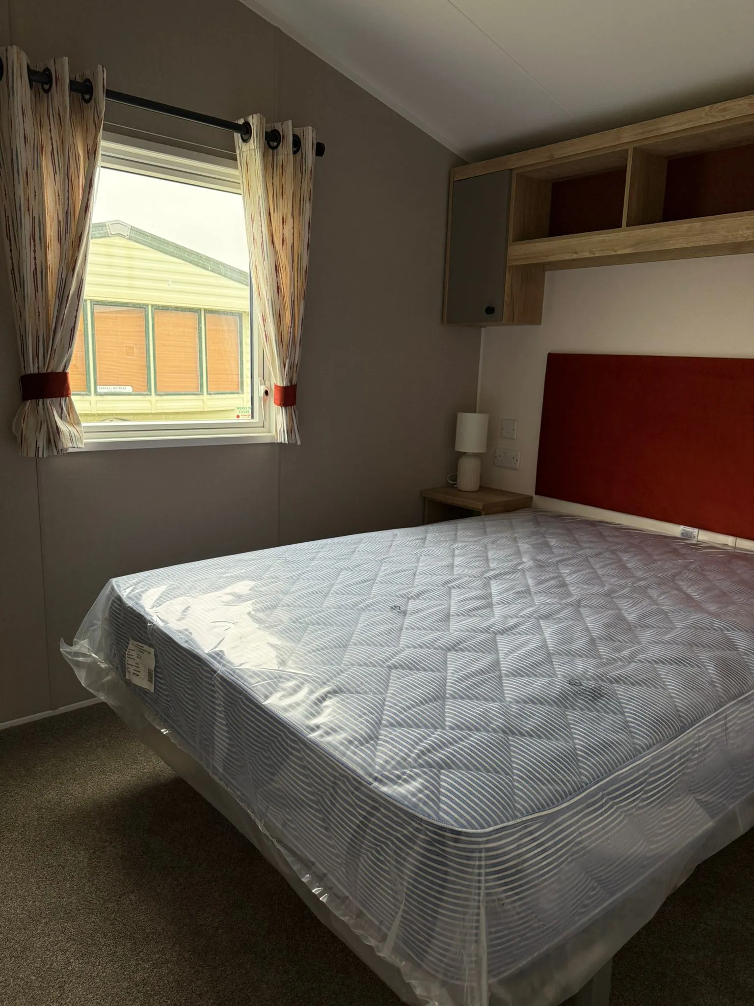 Main bed