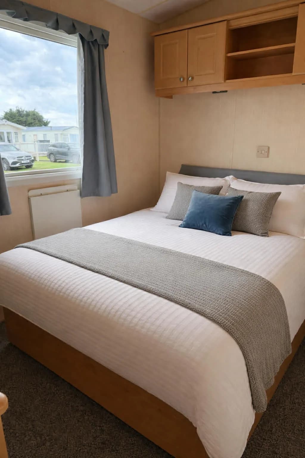 Main bed