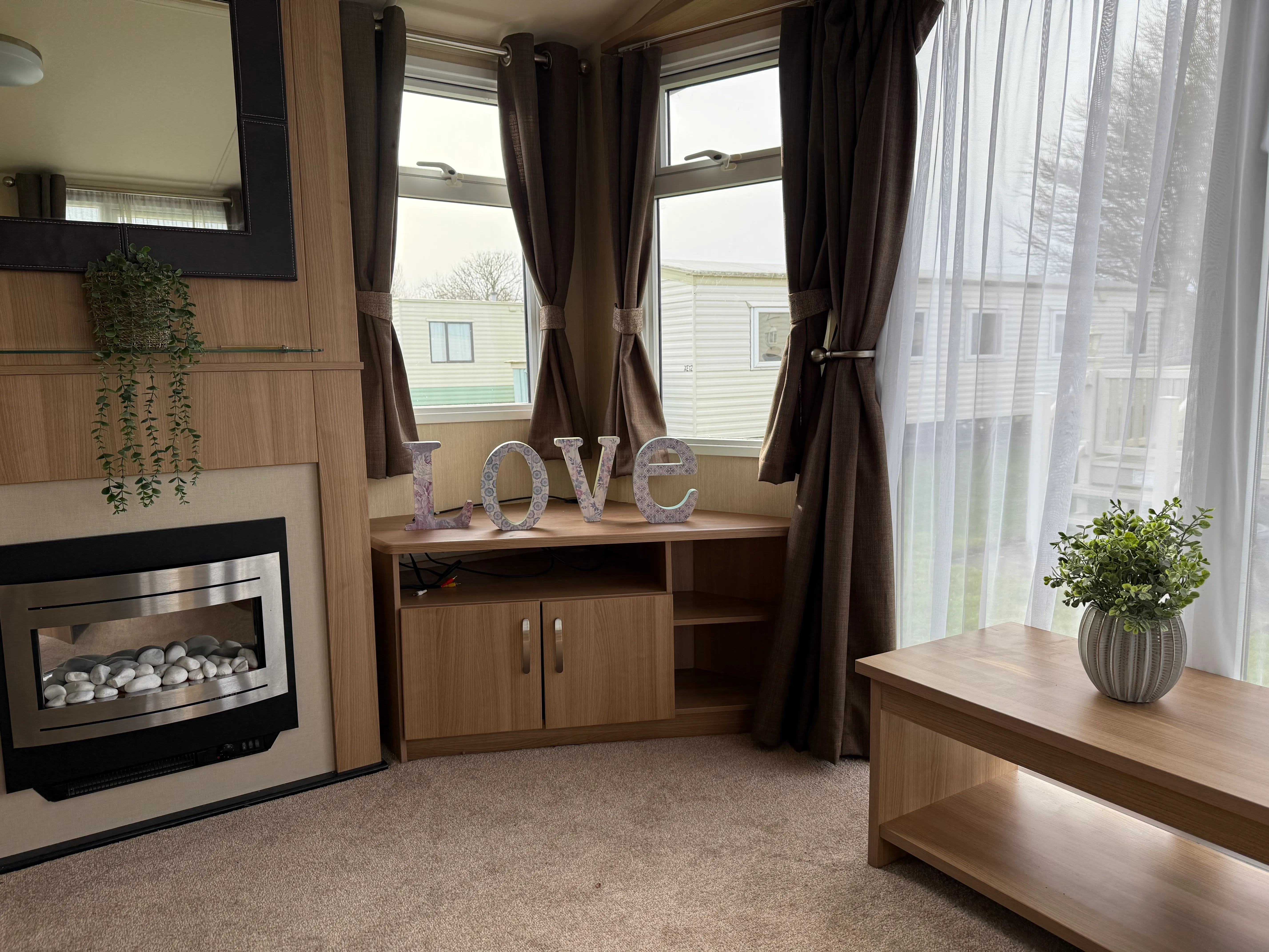 Swift Burgundy - U2559- 2014- 37x12 2 Bedroom Living Room