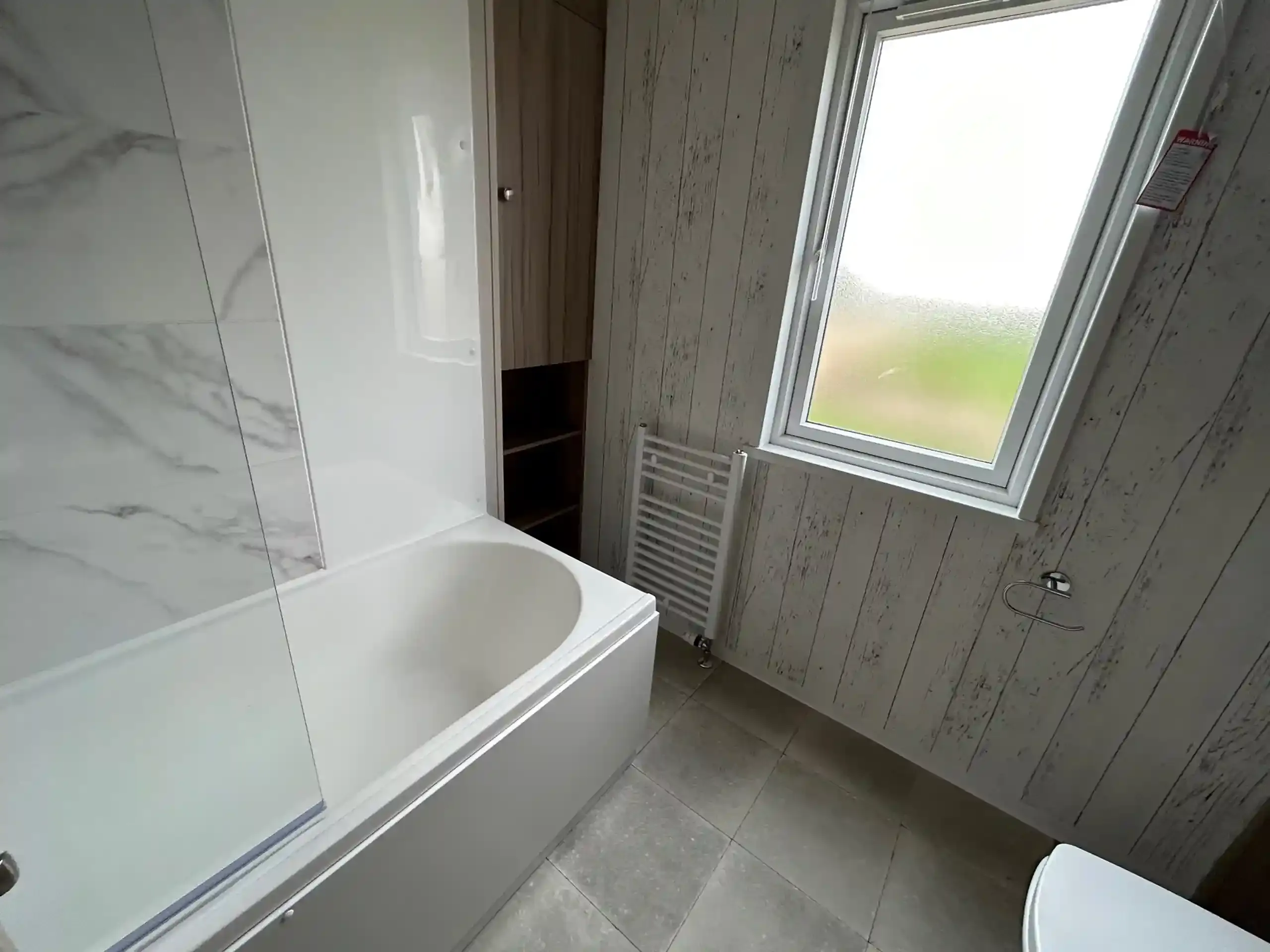 202En-suite shower room in the master bedroom of the 2023 Swift Edmonton