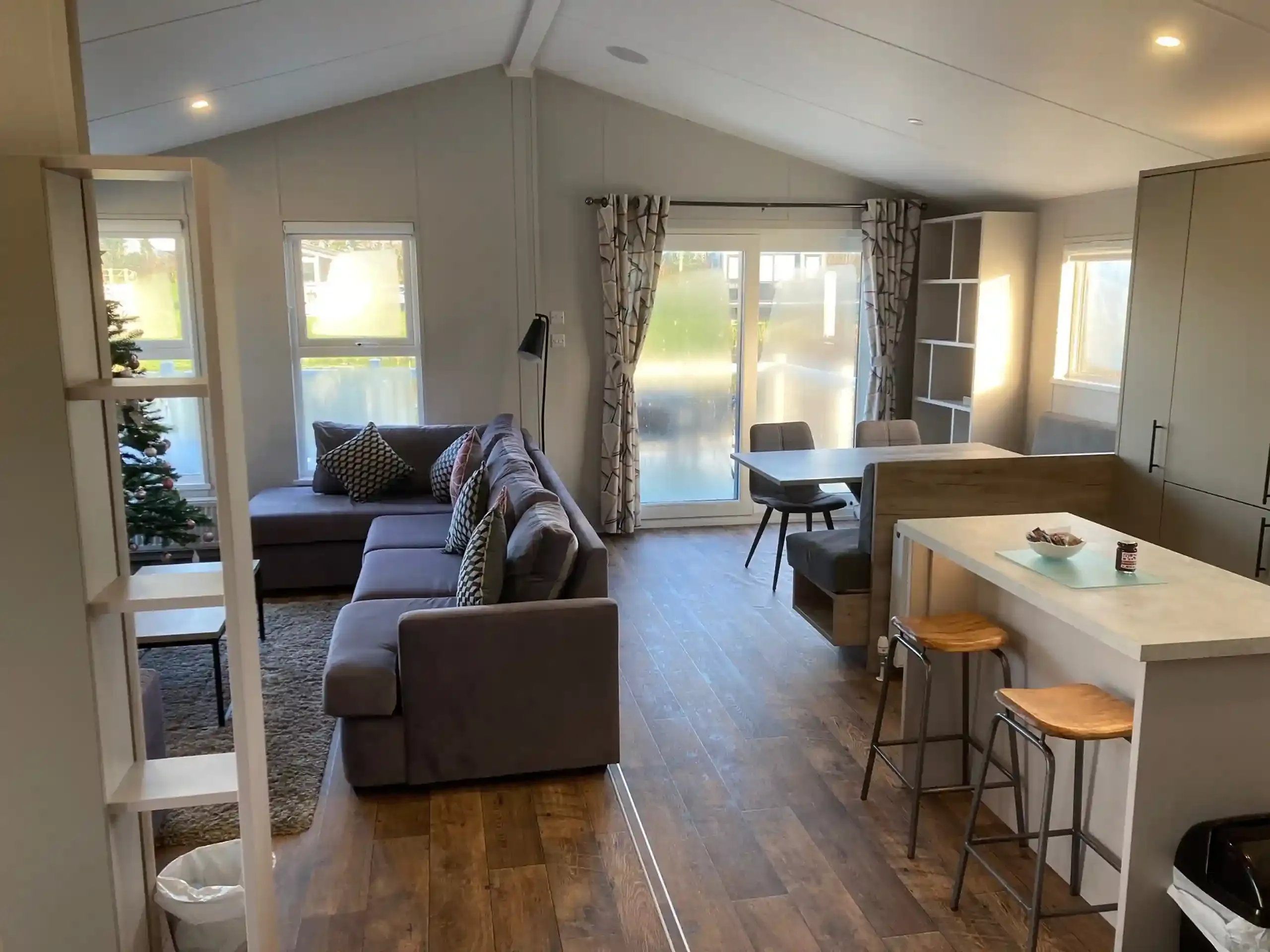 Open-plan living and dining area in the 2023 Willerby Mapleton Lodge