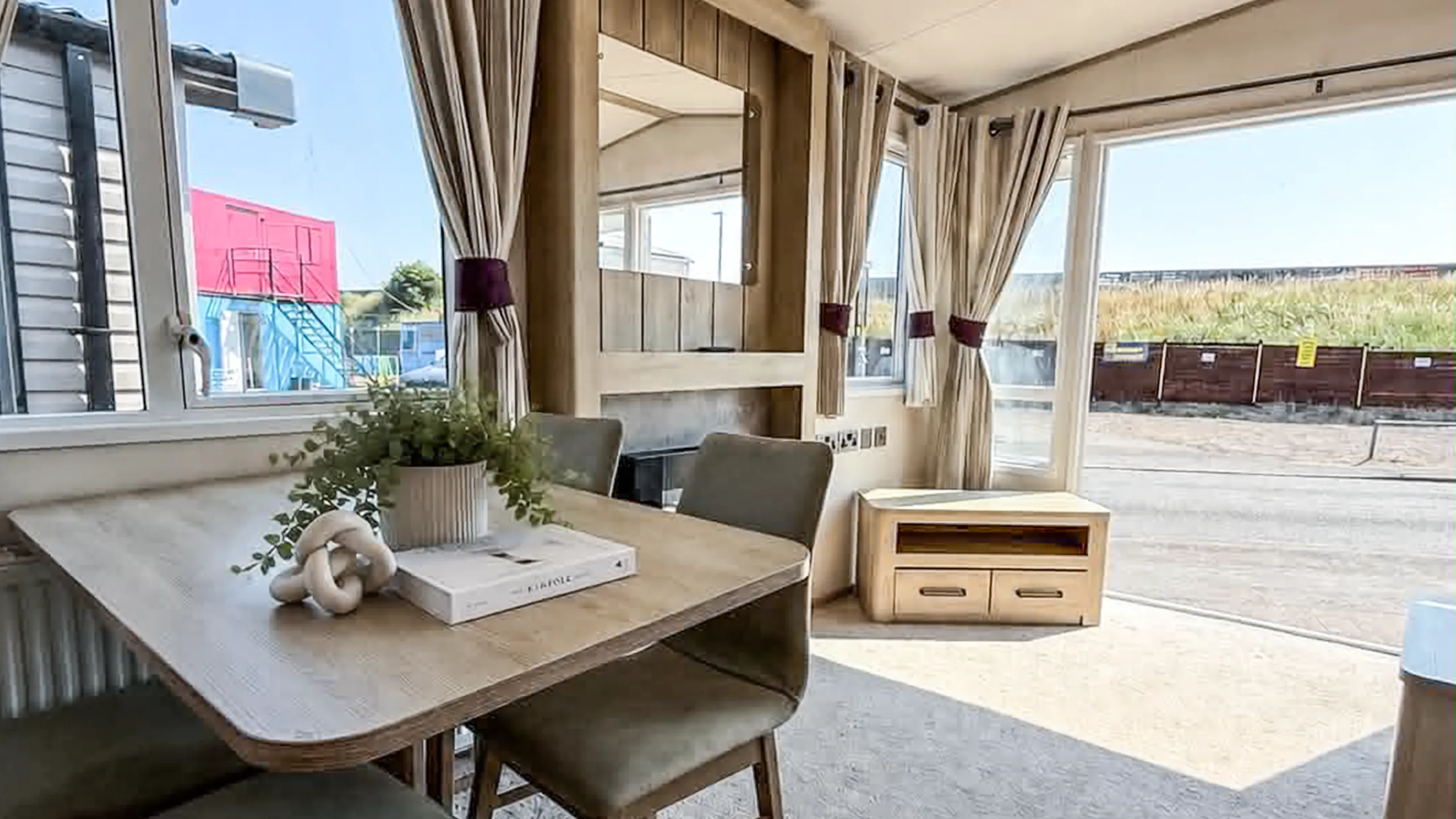 2018 ABI Sunningdale 3 Bed Dining Area