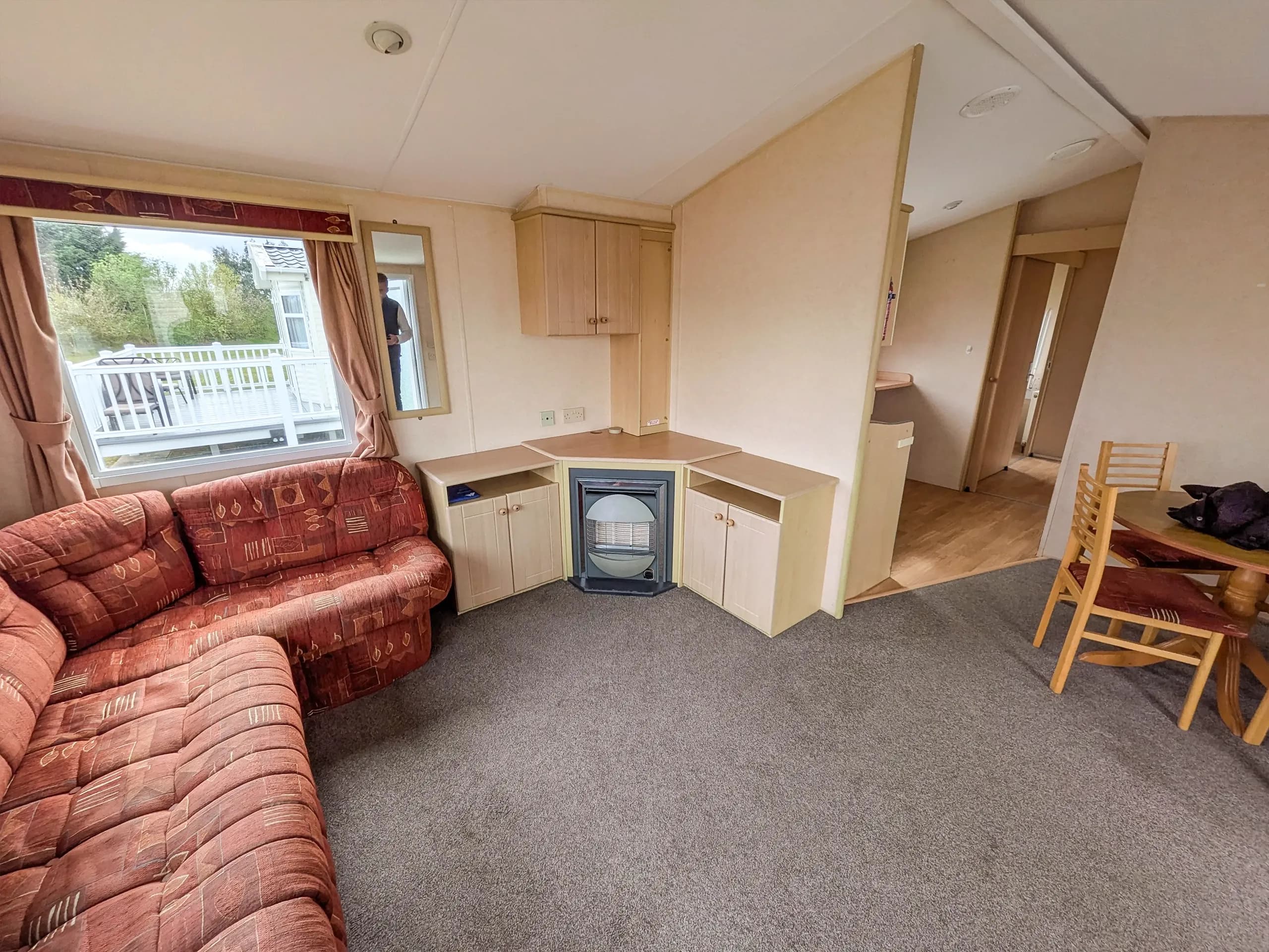 Open-plan lounge in the 2007 Willerby Richmond holiday home