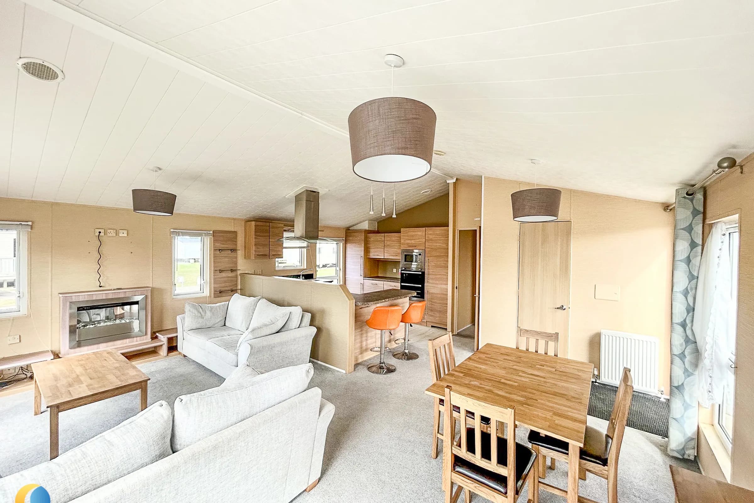 Coastfields 2010 Willerby Boston large fitted kitchen and dining area