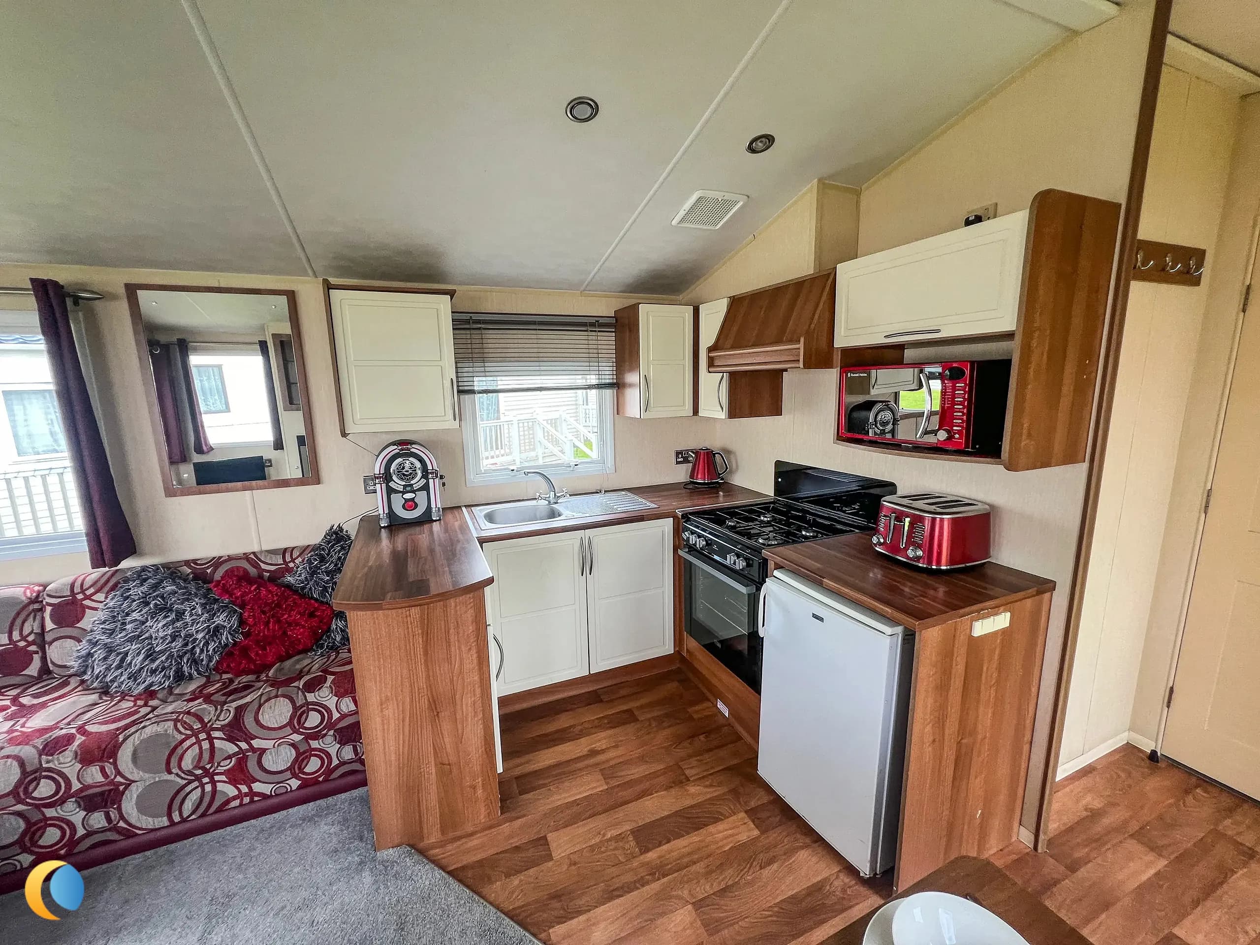 Coastfields 2012 Willerby Rio Gold kitchen at North Shore