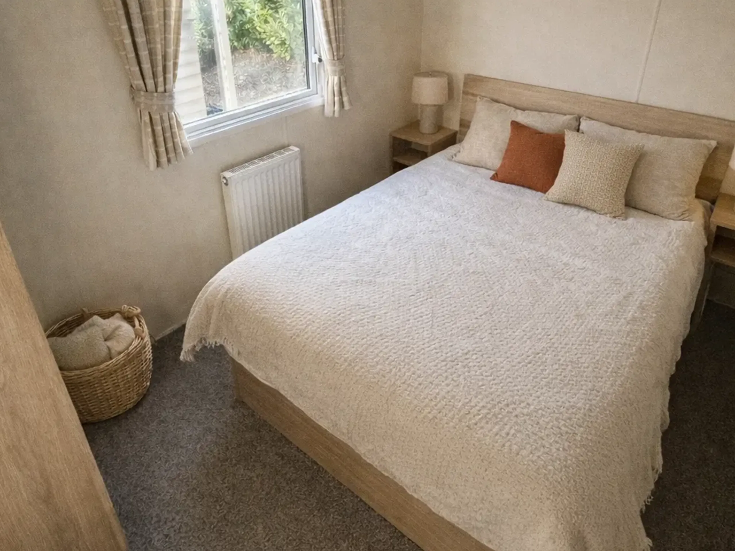 Master bedroom in the 2019 Willerby Mistral holiday home
