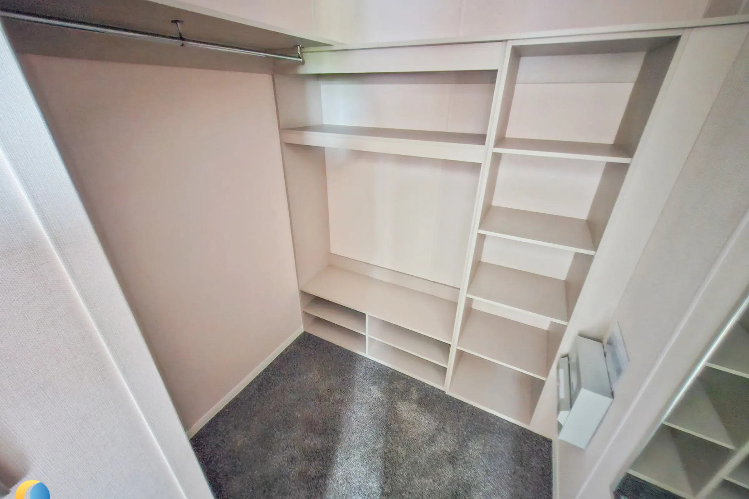 Coastfields 2025 Willerby Sheraton Elite main bedroom walk-in wardrobe