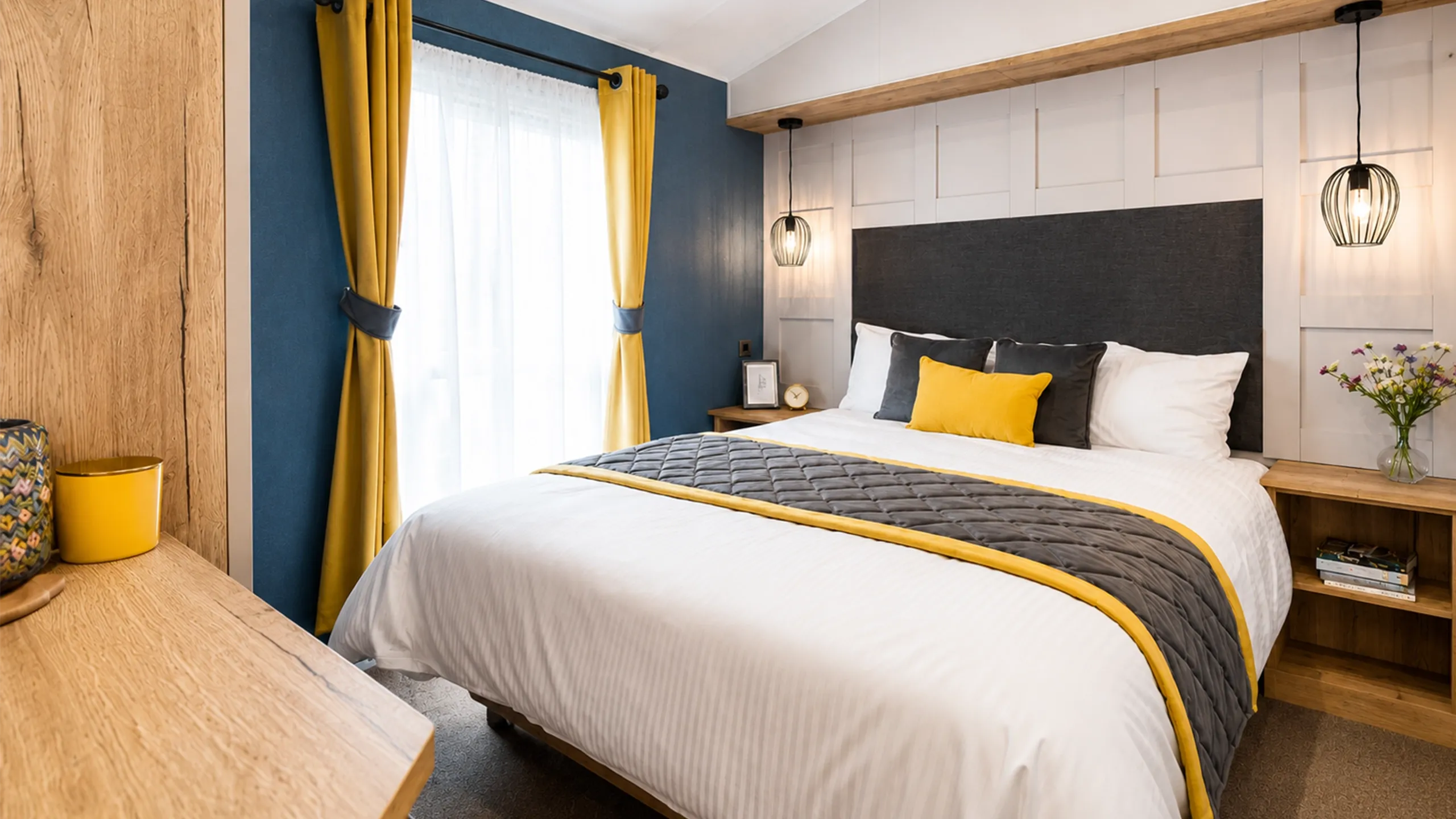 2026-willerby-gainsborough-master-bedroom
