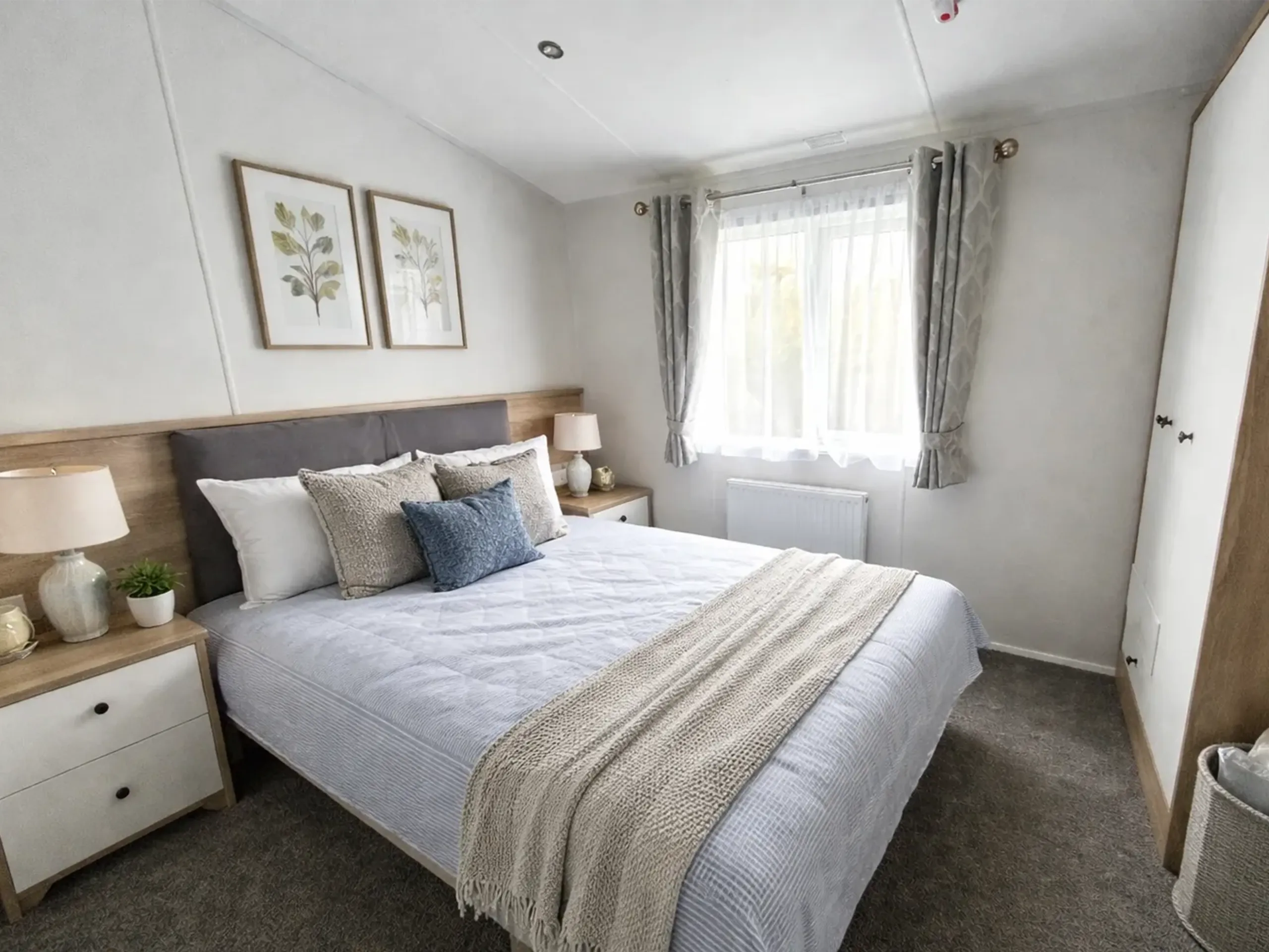 Master bedroom in the 2026 Willerby Pinehurst holiday home