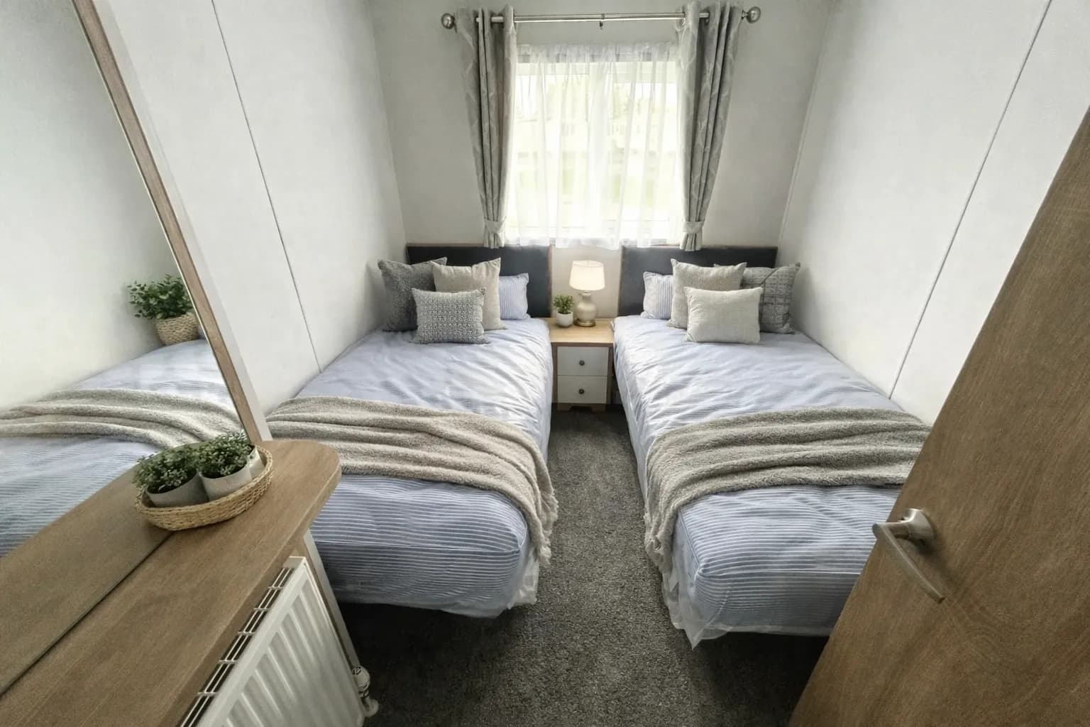 Twin bedroom in the 2026 Willerby Pinehurst Lodge