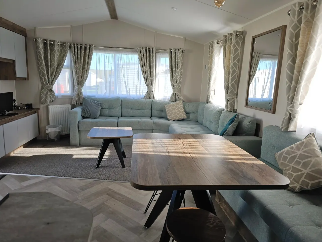 Coastfields Silver Caravan Sleeps 6 Pet Friendly Dining LP19669