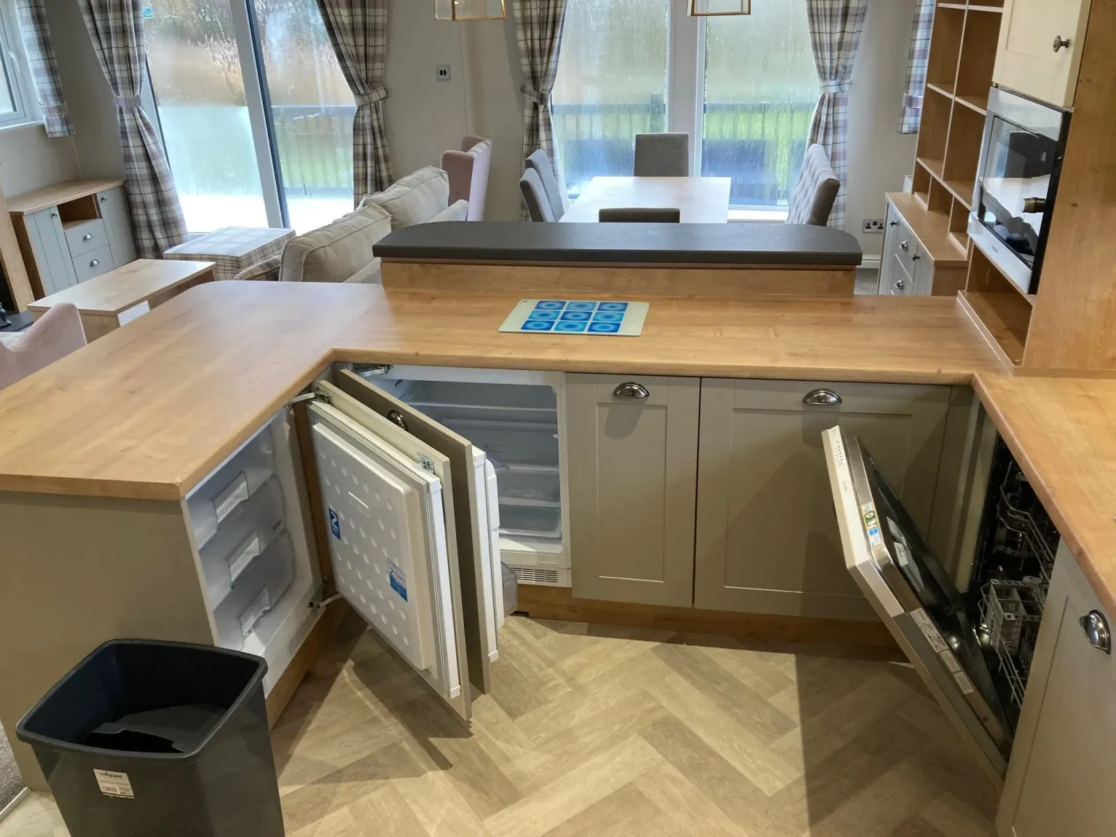2023 Willerby Portland Lodge fridge freezer and dish washer