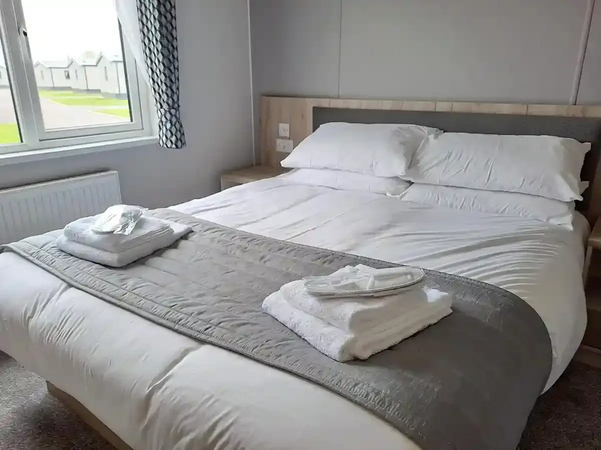 Addlethorpe Golf & Country Club-St Andrews-Mapleton Lodge- main-double bedroom