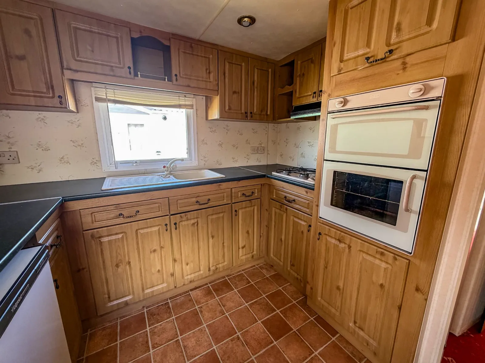 Modern kitchen in the 2002 ABI Lincs Supreme holiday home