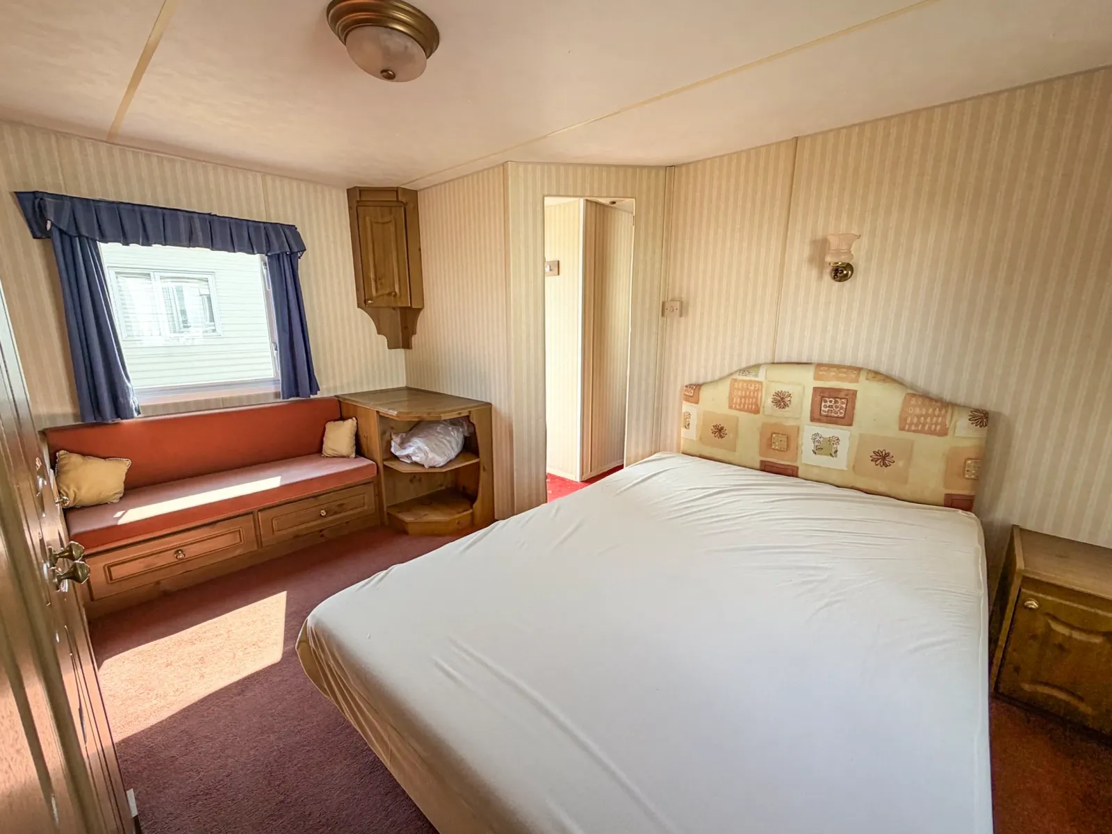 Master bedroom in the 2002 ABI Lincs Supreme holiday home
