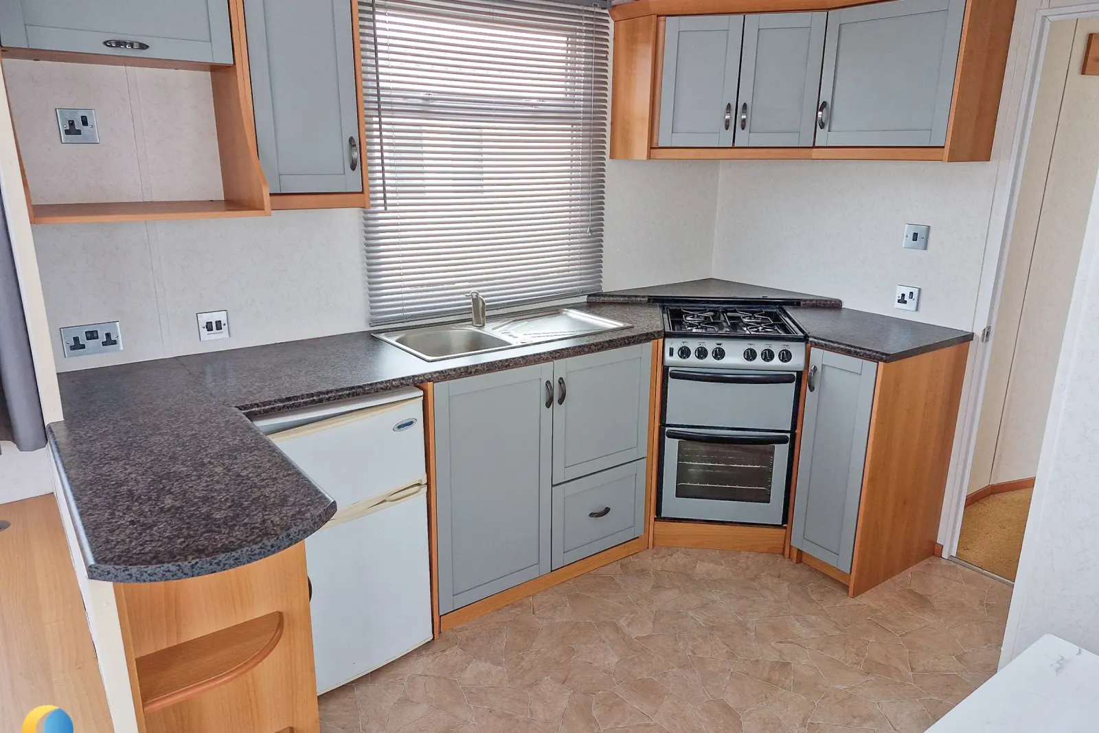 Coastfields 2007 Carnaby Dovedale fitted kitchen with oven and generous storage
