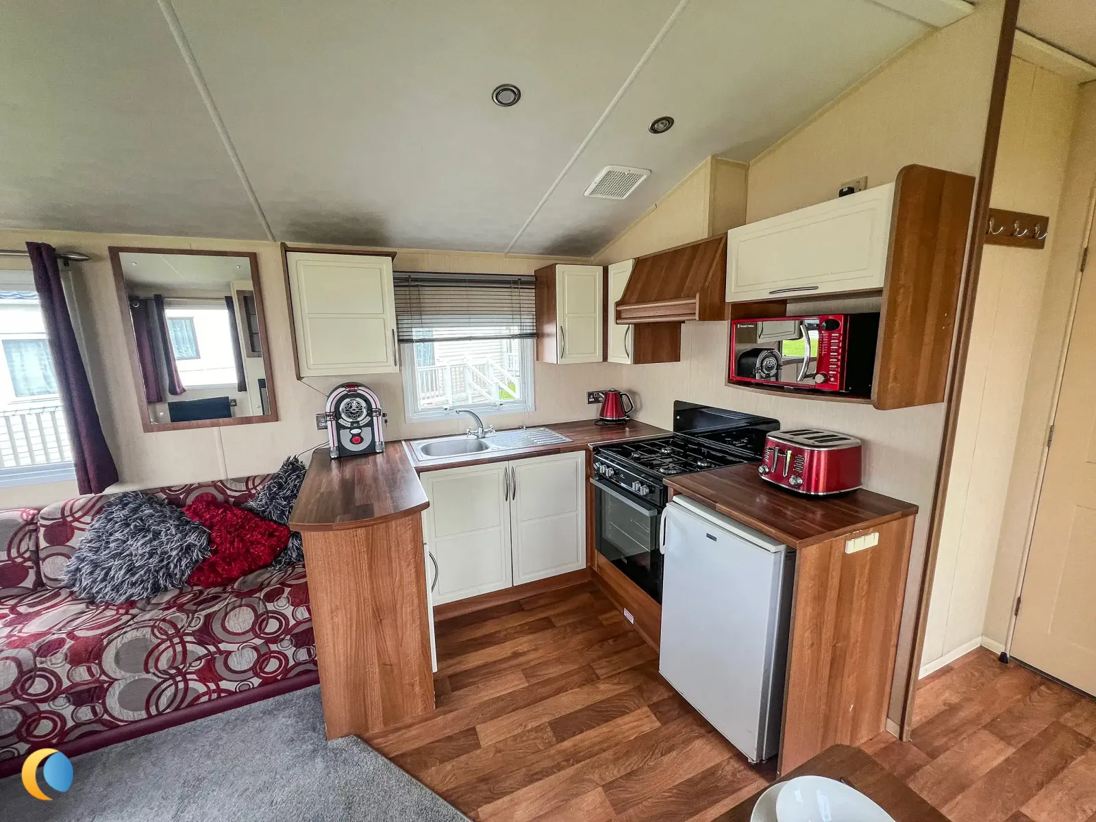 Coastfields 2012 Willerby Rio Gold kitchen at North Shore 