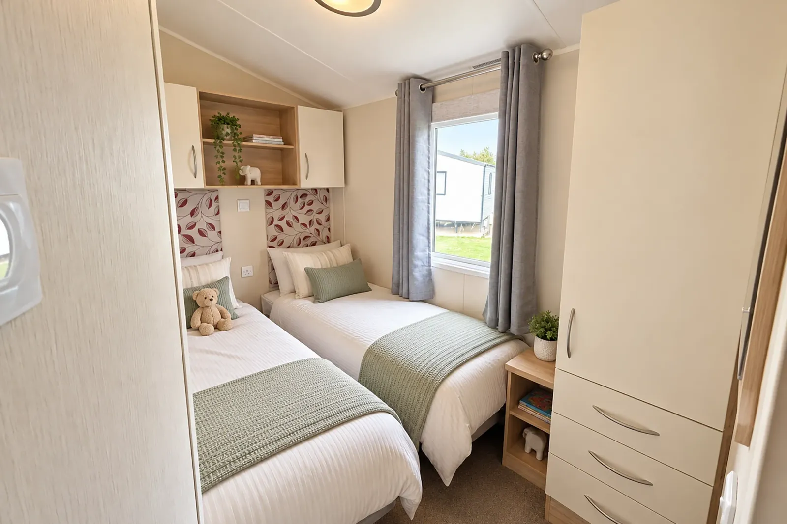 2016 Willerby Brockenhurst Coastfields twin bedroom with fitted cupboards