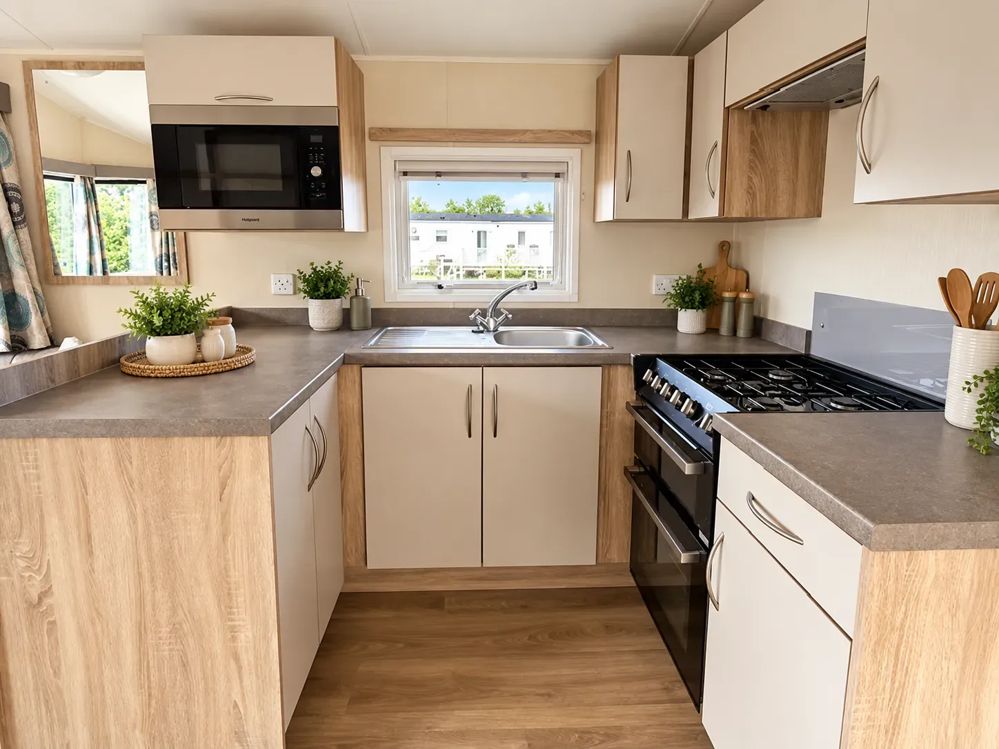 Coastfields 2018 Willerby Rio Gold Kitchen area