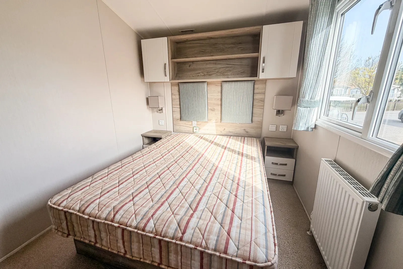 2018 Willerby Skye Coastfields master bedroom