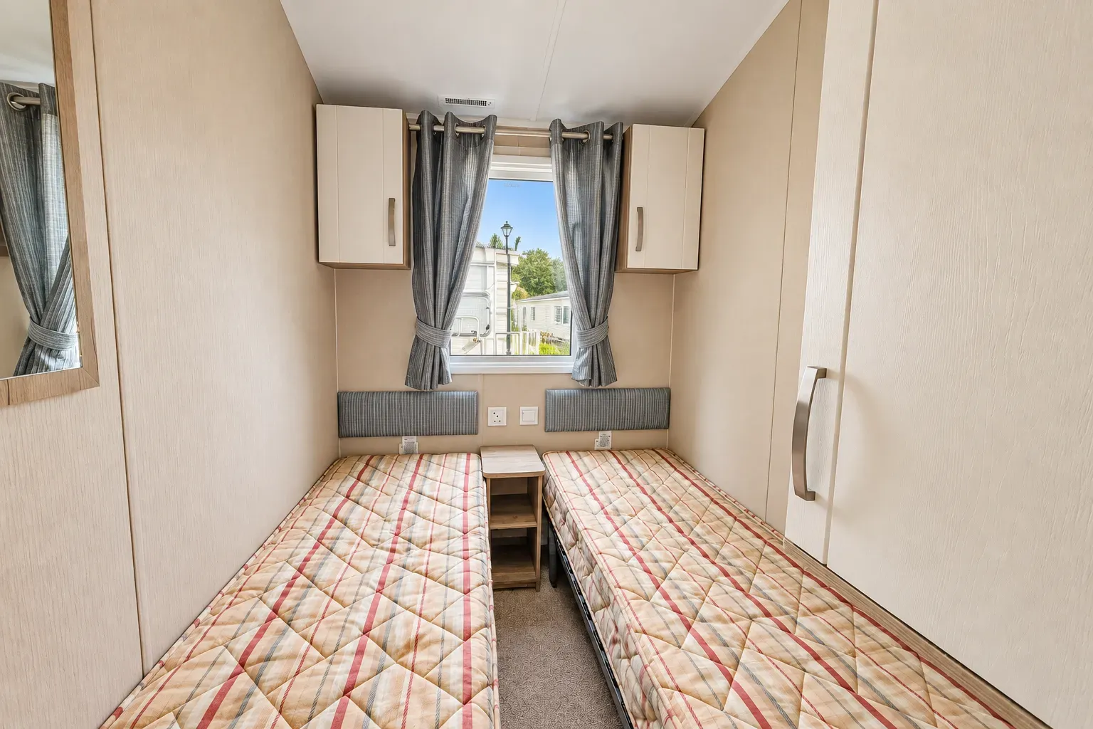 2018 Willerby Skye Coastfields second twin bedroom