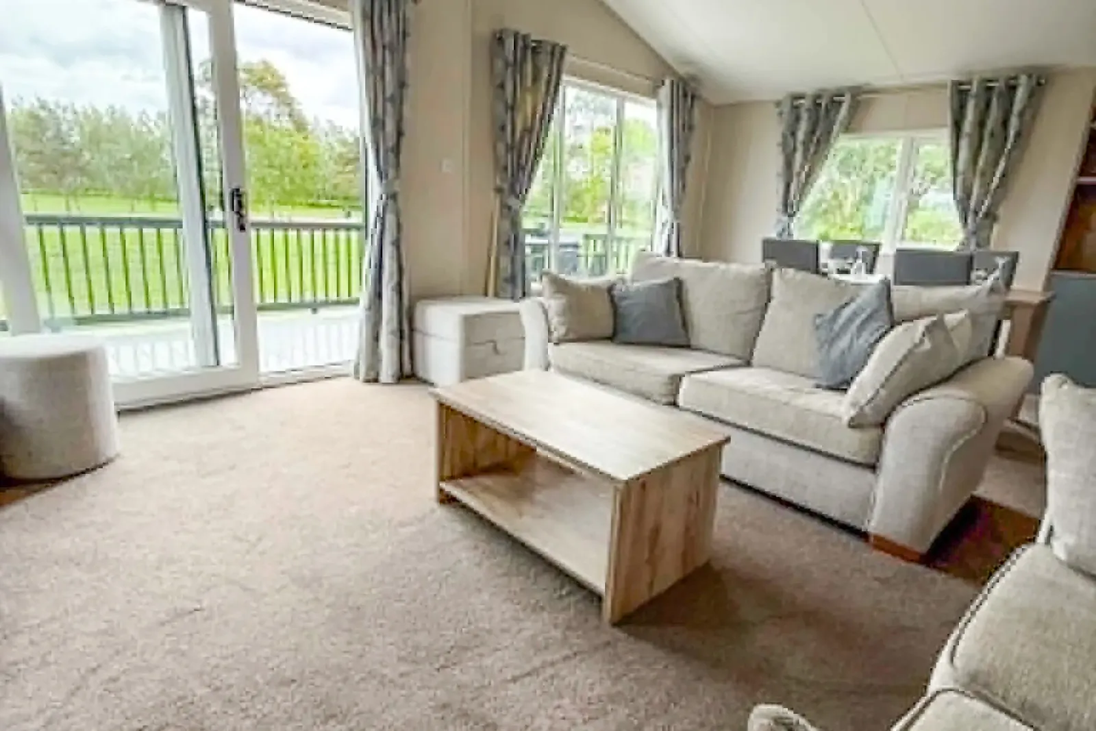 2022 Willerby Clearwater Lodge Coastfields spacious lounge