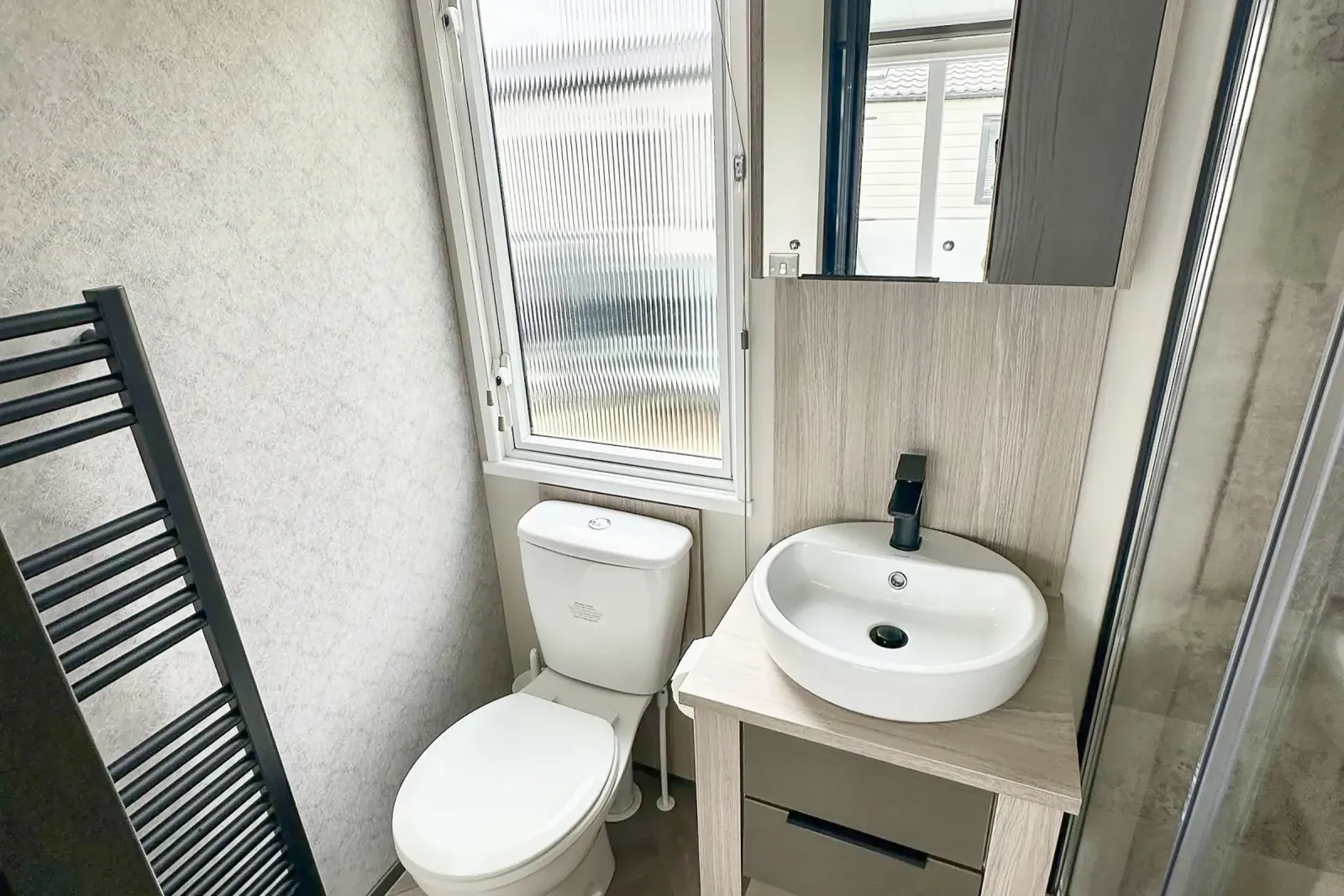 Coastfields 2023 Victory Lakewood Lodge bathroom