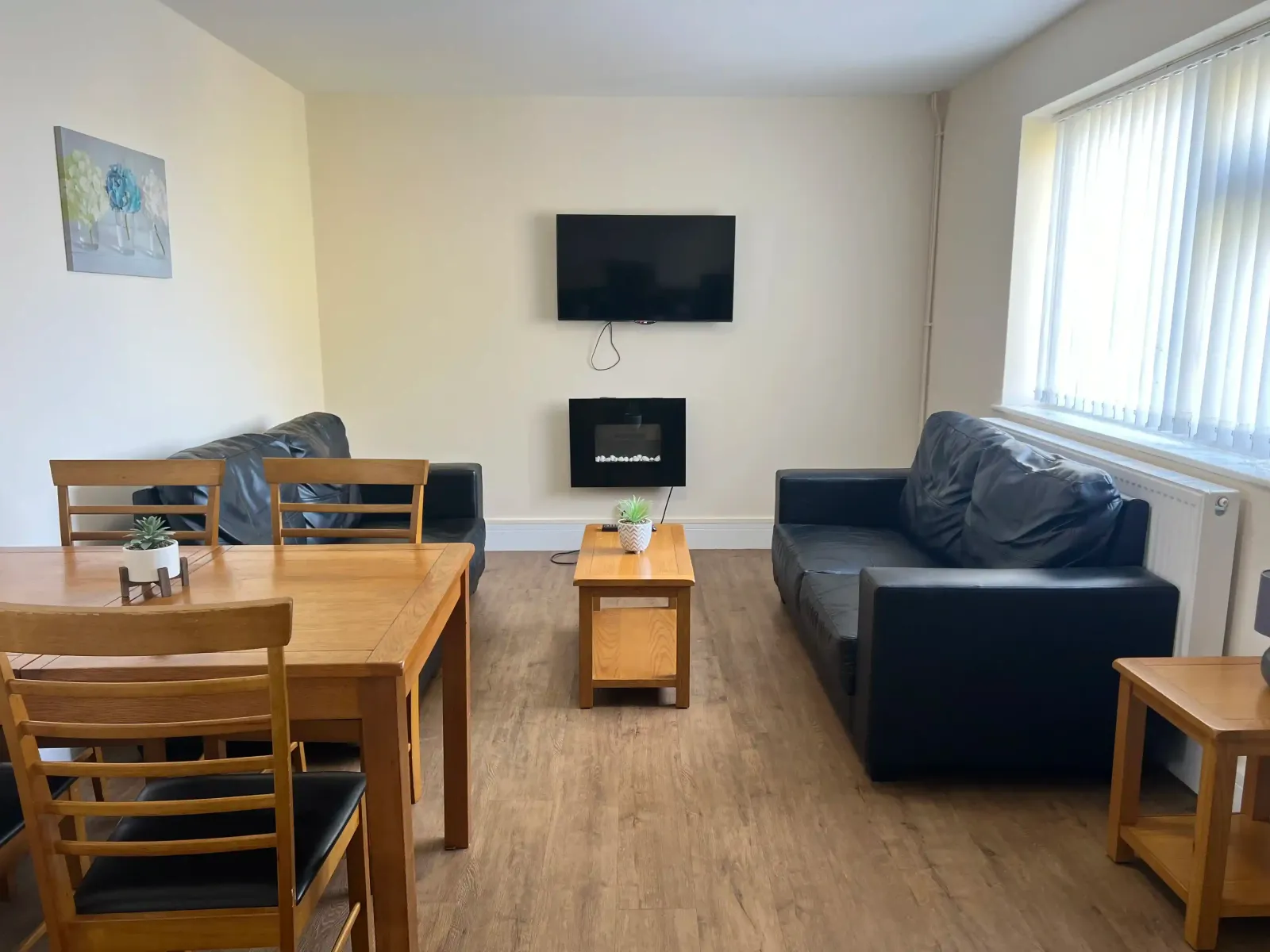  Coastfields Ground Floor Apartment Sleeps 4 (LP19664)_Living Dining Room