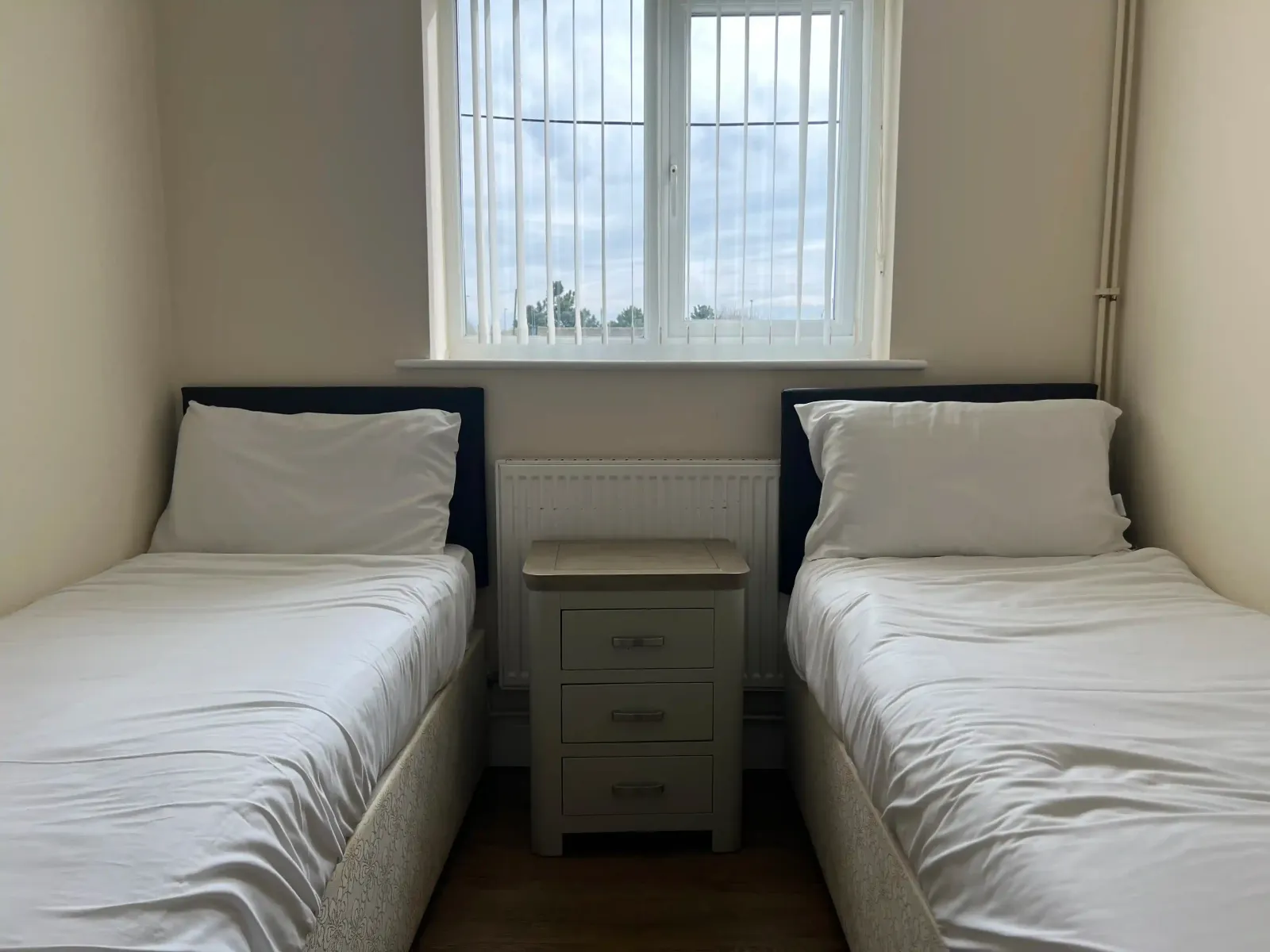  Coastfields Ground Floor Apartment Sleeps 4 (LP19664)_Twin Room