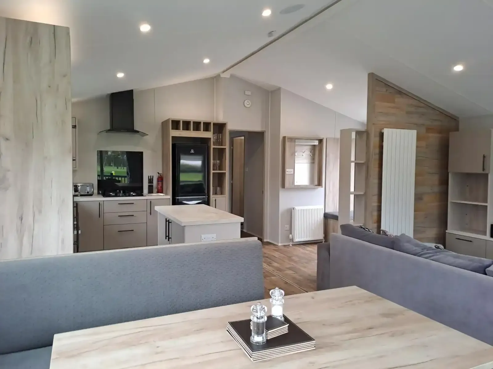 Coastfields-Mapleton Lodge-dining area-kitchen-open plan 2_Lodge 6 NHT (LP22775)