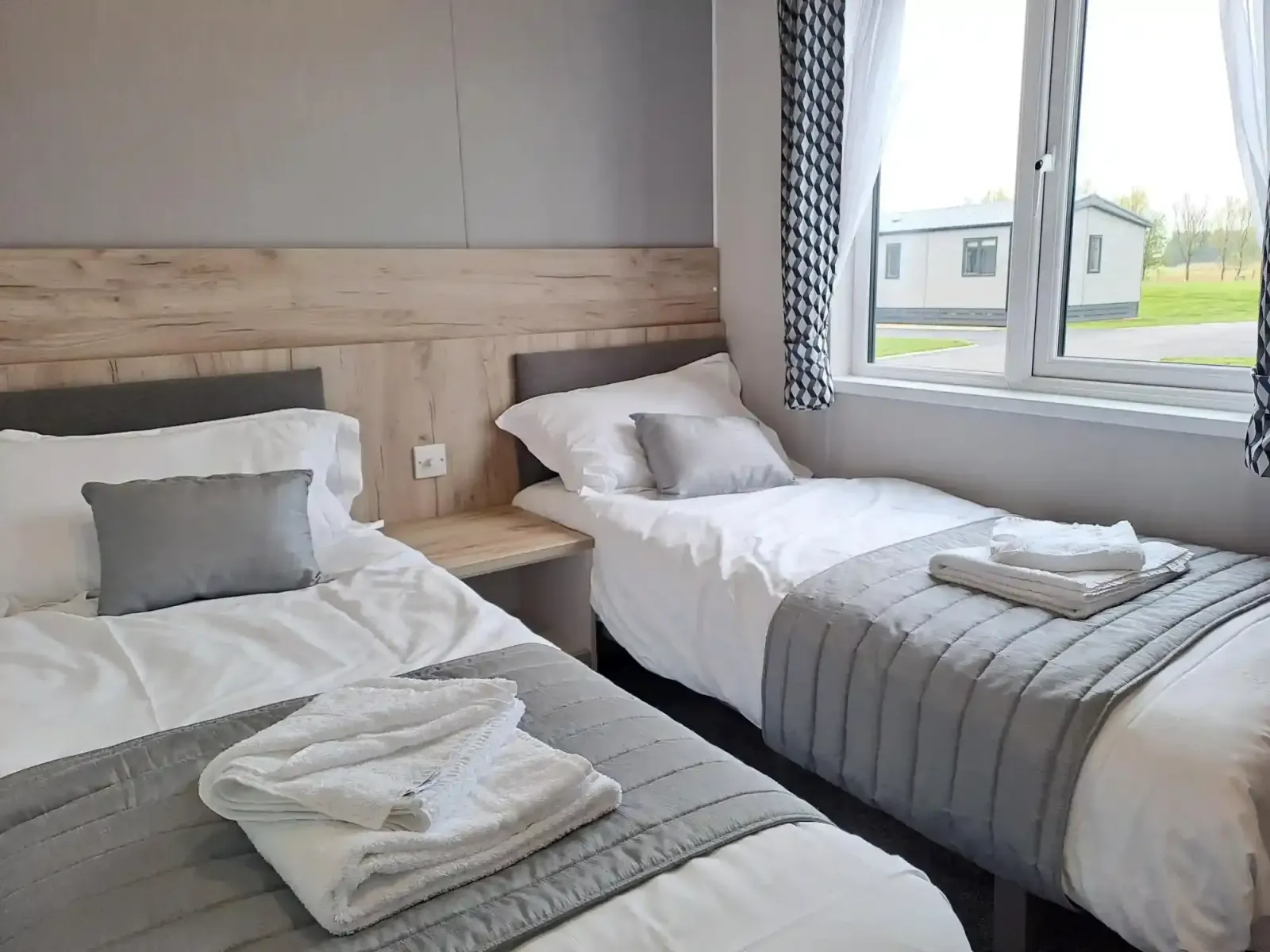 Coastfields-Mapleton Lodge- twin bedroom 4_Lodge 6 NHT (LP22775)