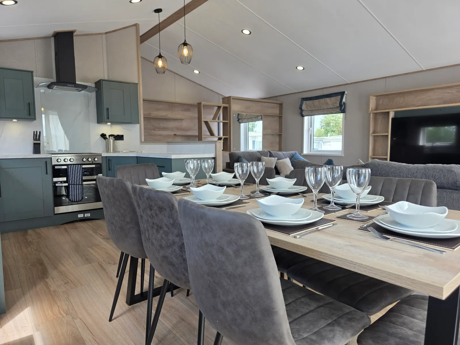 Grange Leisure Park Platinum Lake Lodge Sleeps 8 With Hot Tub