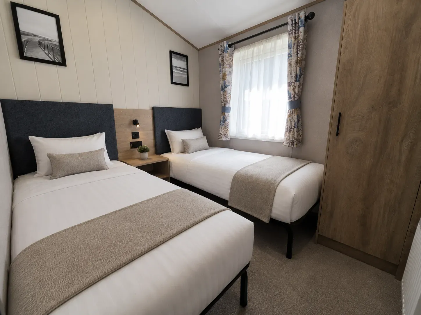 Grange Leisure Park Platinum Lake Lodge Sleeps 8 With Hot Tub
