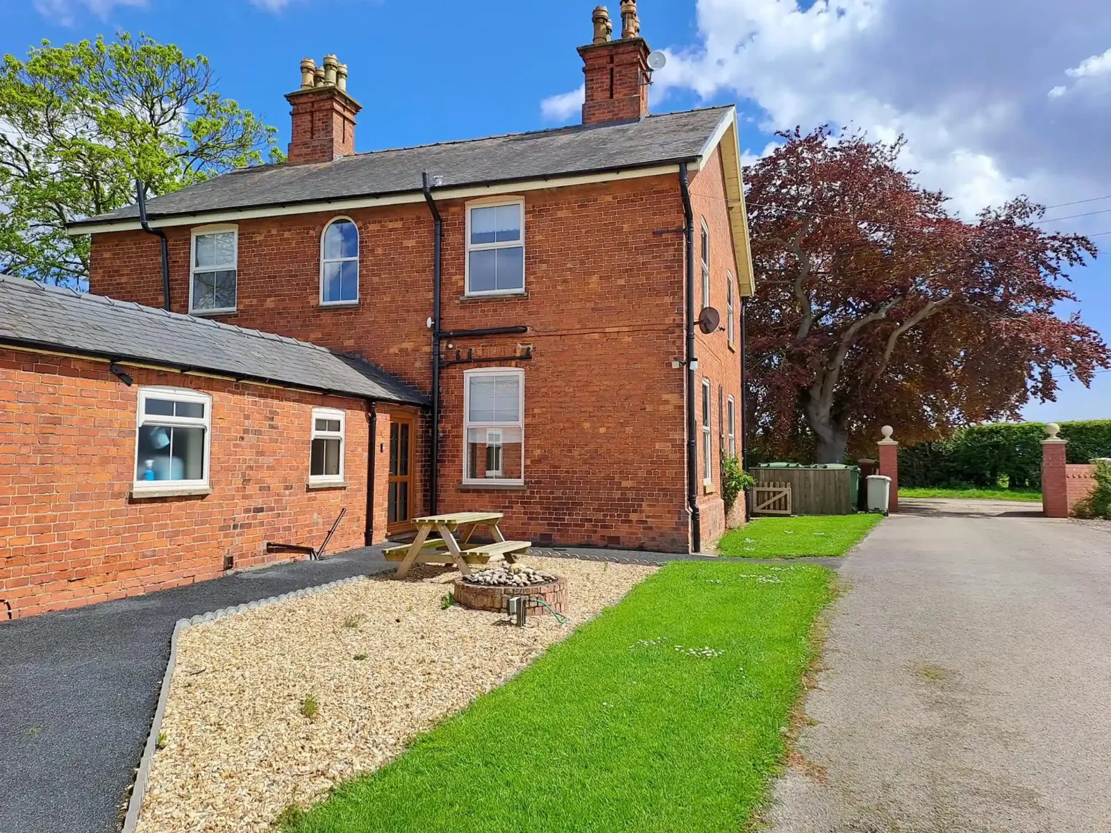 helsey farm house