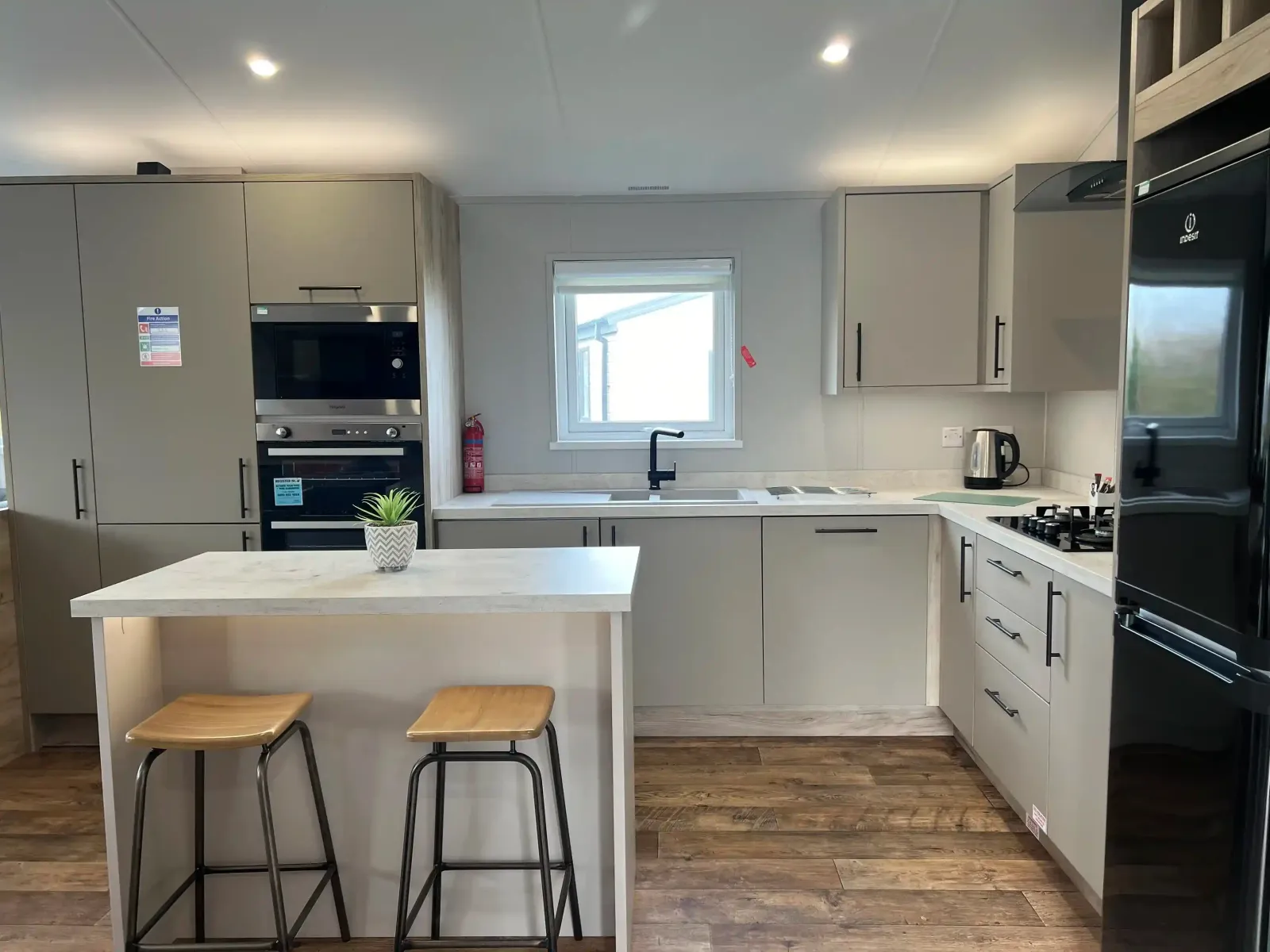 grange standard lodge sleeps 4