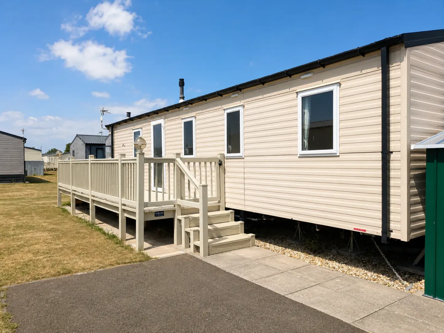 North Shore Silver Caravan with decking Sleeps 8 pet friendly