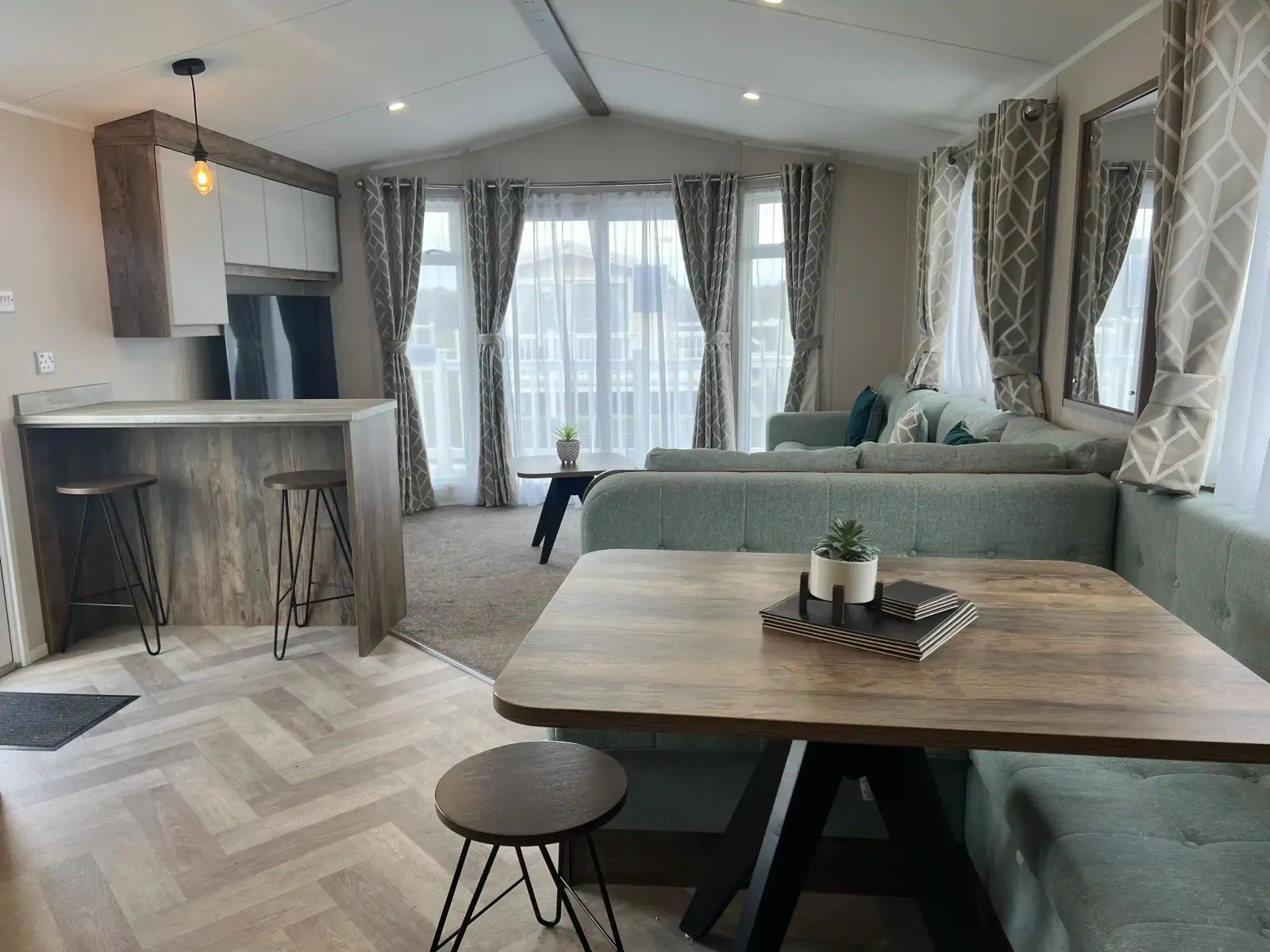 Text for imagPlatinum Caravan 6 PF (LP23263)_Skegness Fields Platinum Caravan 6 PF Dining 2_Skegness Fields
