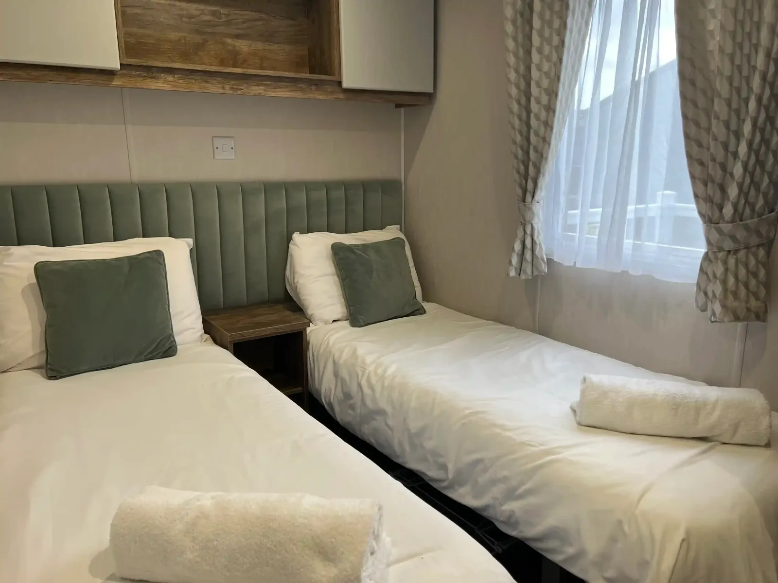 Platinum Caravan 8 (LP19878)_Skegness Fields Platinum Caravan 8 Twin Bedroom 2_Skegness Fields