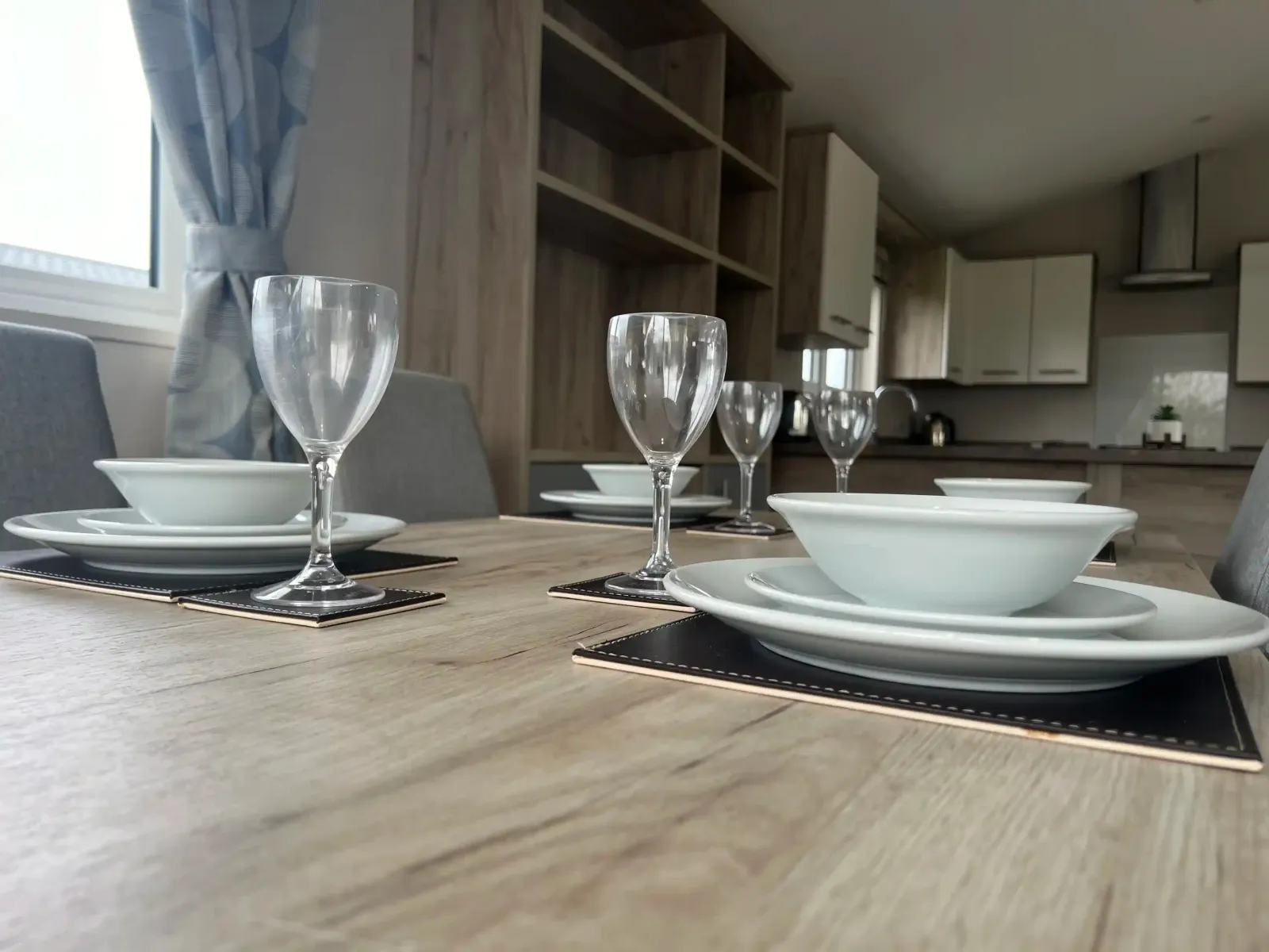 Platinum Lodge 6 Berth HT PF (LP23261)_Skegness Fields Platinum Caravan 6 Dining Area_Skegness Fields
