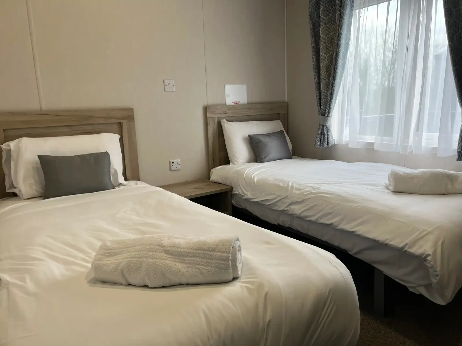Platinum Lodge 6 Berth HT PF (LP23261)_Skegness Fields Platinum Caravan 6 Twin Bedroom_Skegness Fields