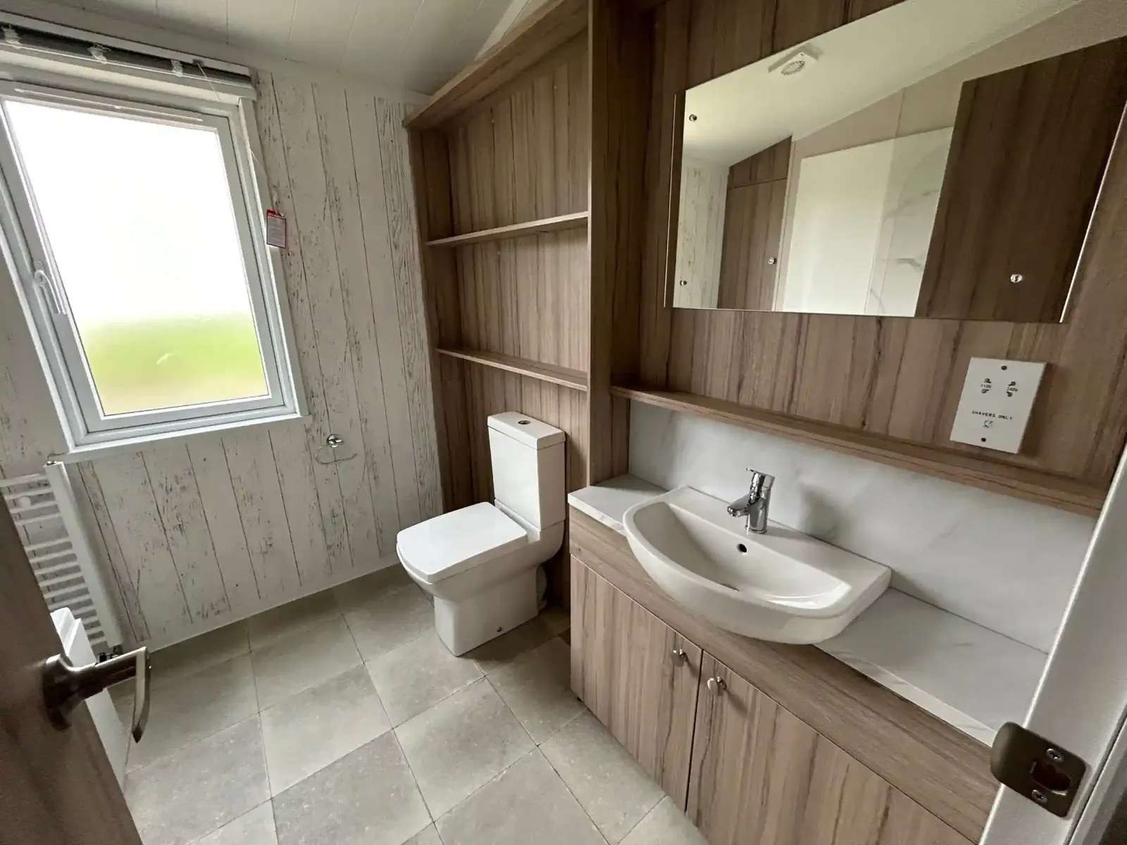 Contemporary family bathroom in the 2023 Swift Edmonton lodge