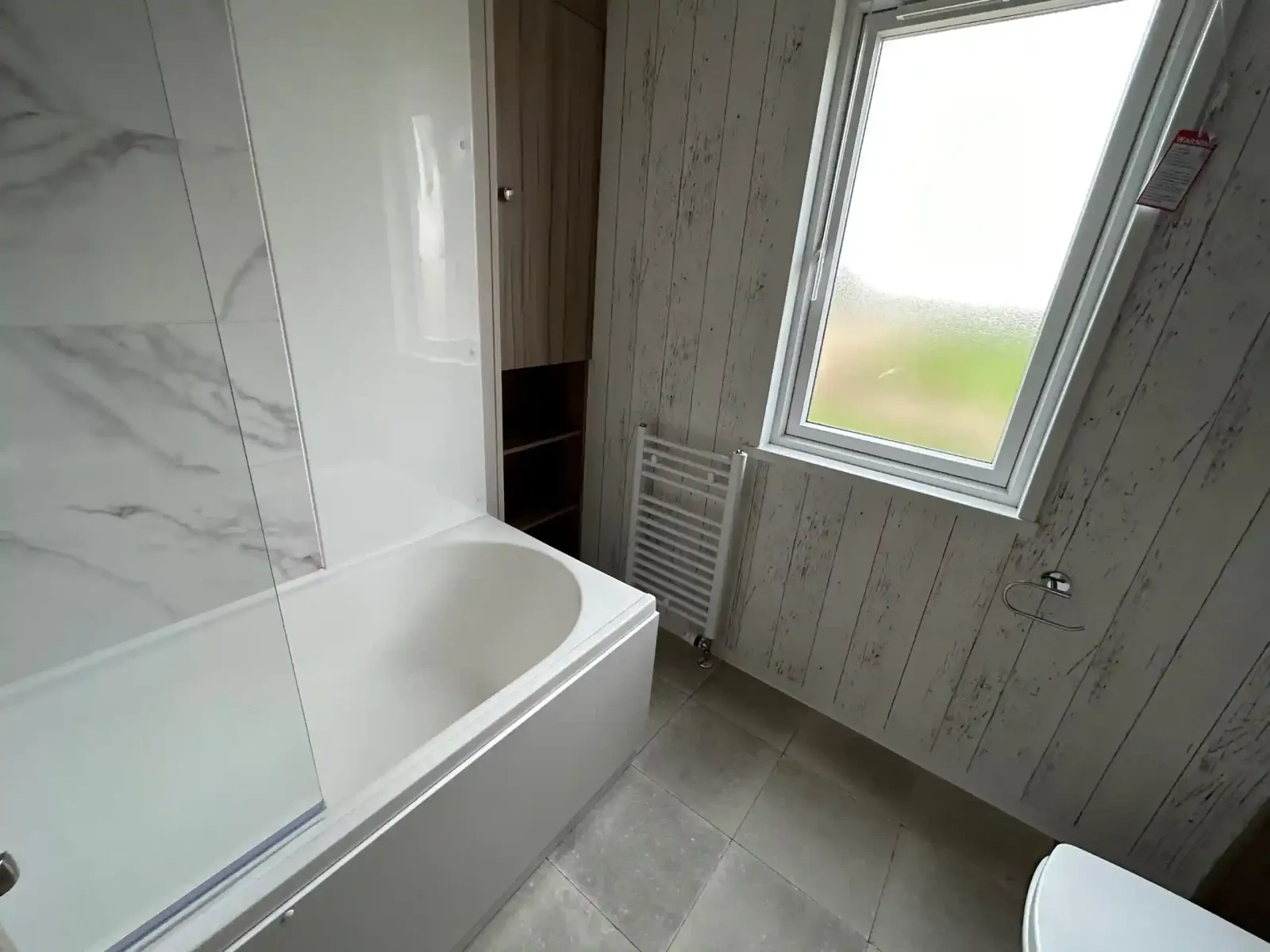 202En-suite shower room in the master bedroom of the 2023 Swift Edmonton