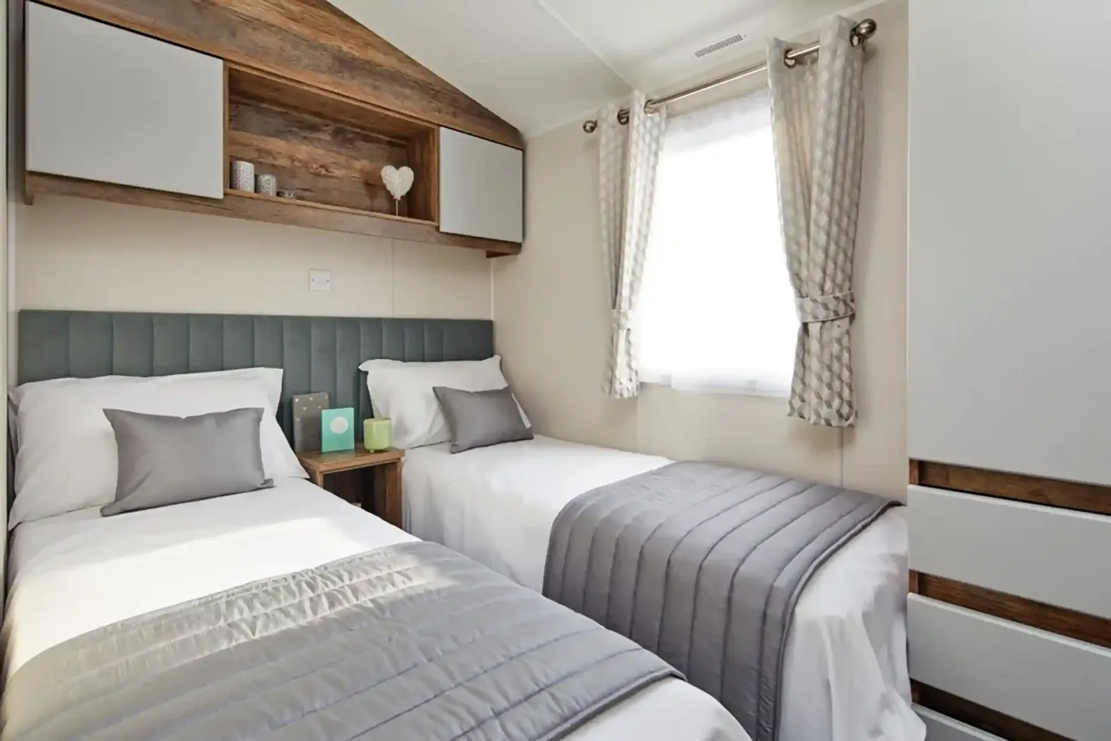 Coastfields 2021 Willerby Brookwood twin bedroom