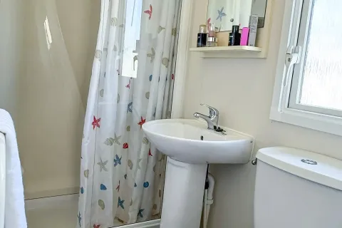 2010 ABI Vista Shower Room 