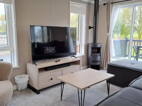 Addlethorpe Golf & Country Club-Muirfield-Faraday-lounge-TV