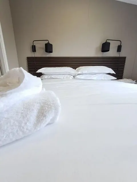 Addlethorpe Golf & Country Club-Muirfield-Faraday-twin bedroom 